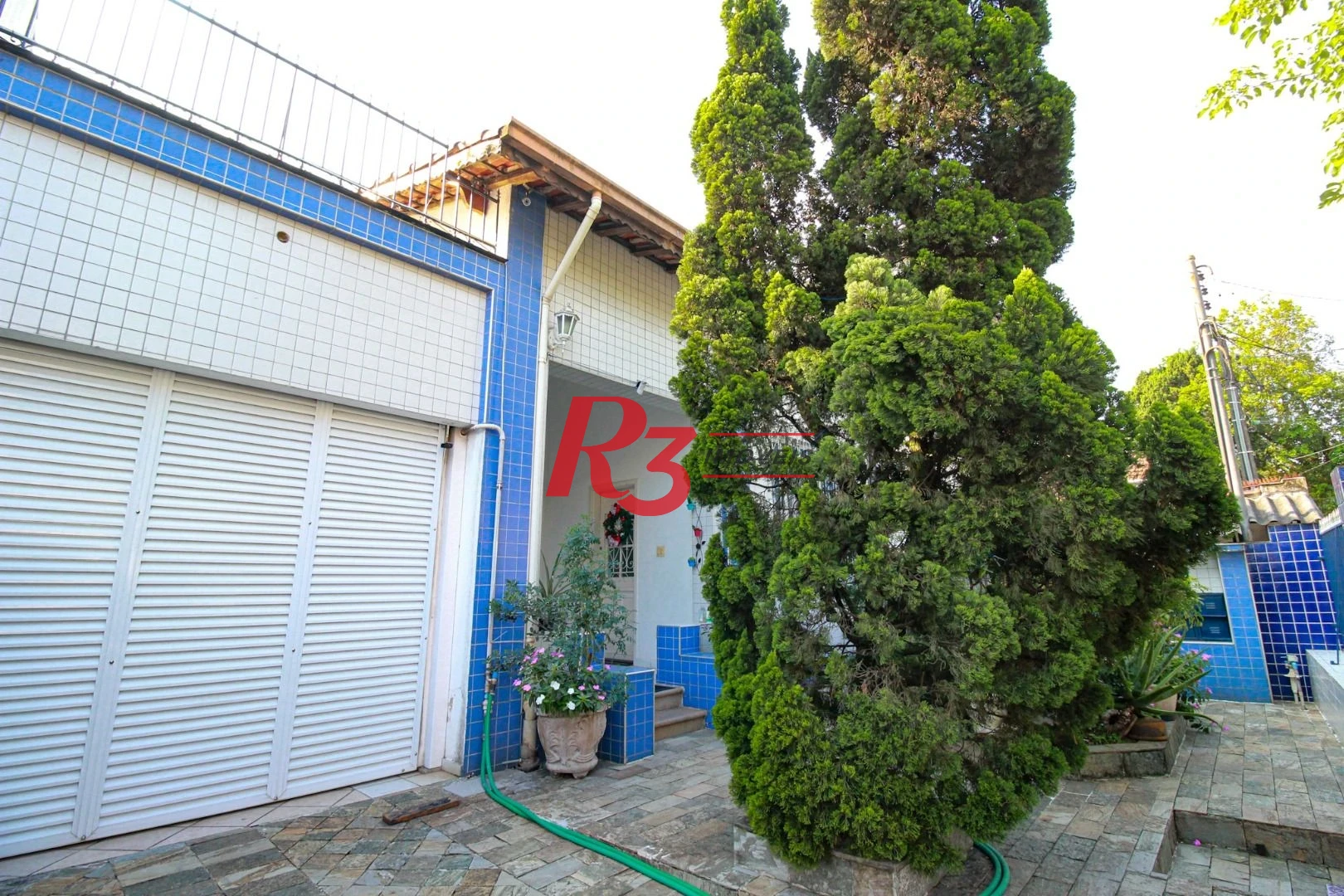 Casa com 4 dormitórios à venda, 575 m² - Encruzilhada - Santos/SP