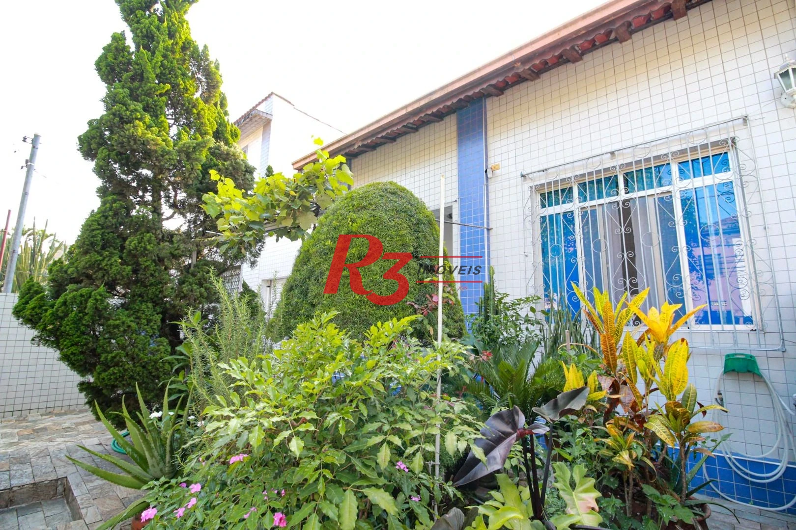 Casa com 4 dormitórios à venda, 575 m² - Encruzilhada - Santos/SP