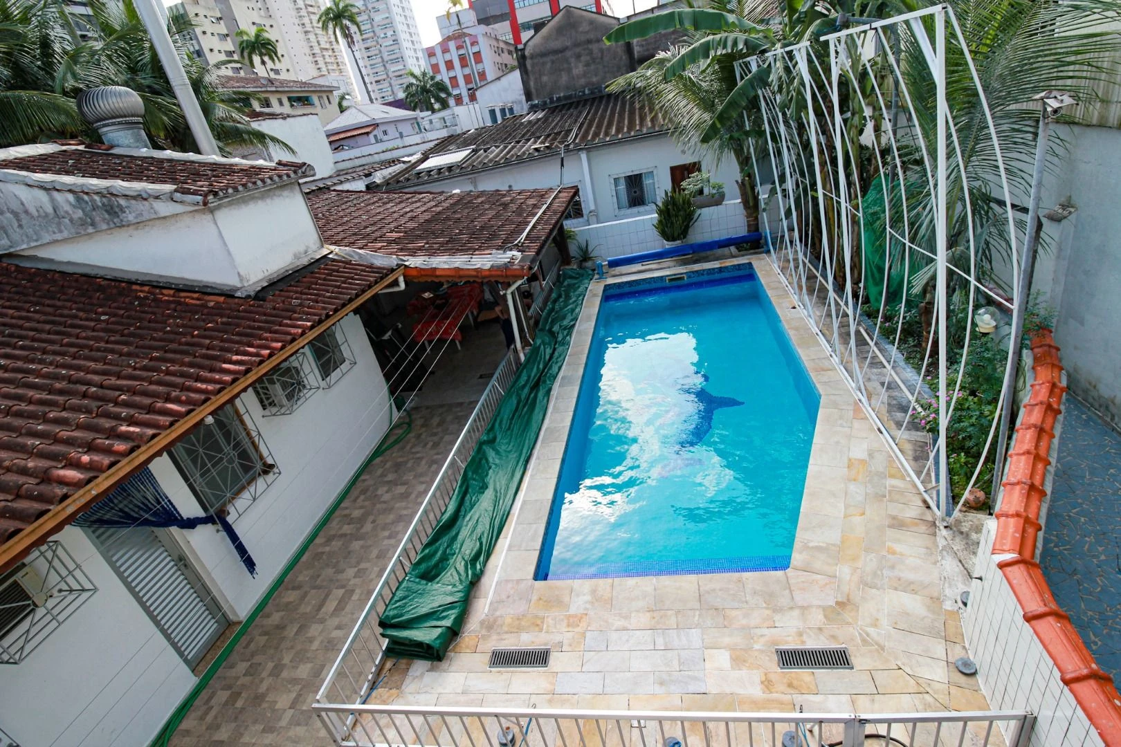 Casa com 4 dormitórios à venda, 575 m² - Encruzilhada - Santos/SP