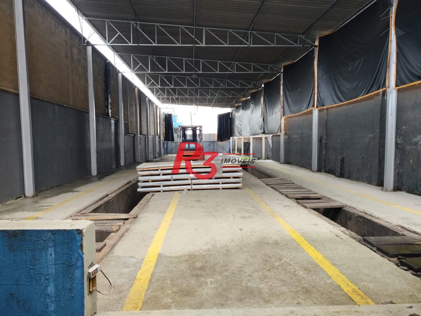 Galpão para alugar, 542 m² por R$ 25.000,00/mês - Macuco - Santos/SP
