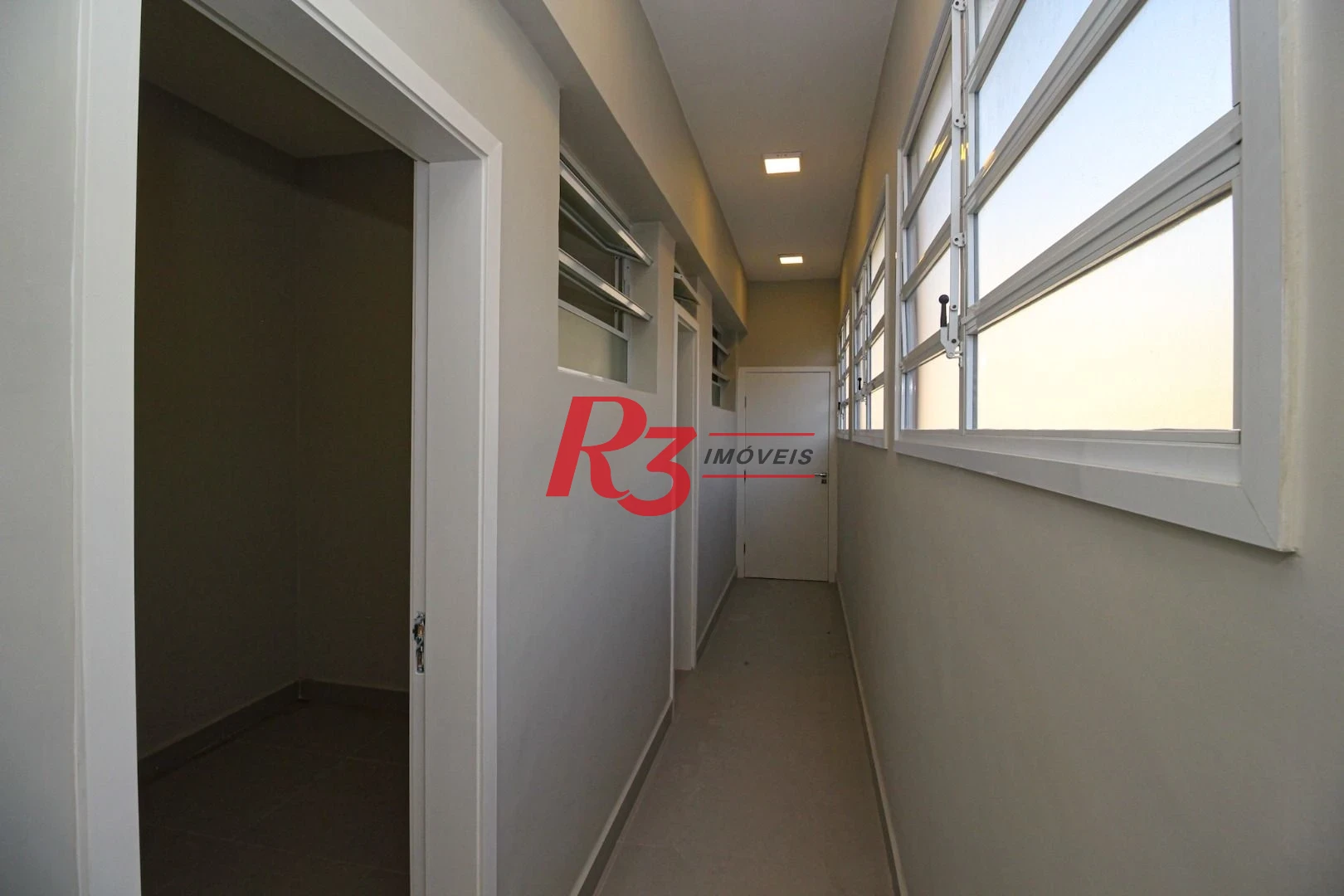 Apartamento com 4 dormitórios à venda, 301 m² por R$ 3.100.000,00 - Boqueirão - Santos/SP
