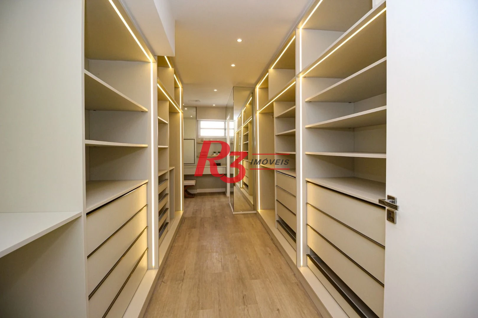 Apartamento com 4 dormitórios à venda, 301 m² por R$ 3.100.000,00 - Boqueirão - Santos/SP