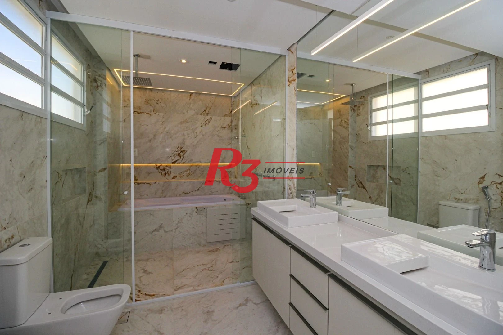 Apartamento com 4 dormitórios à venda, 301 m² por R$ 3.100.000,00 - Boqueirão - Santos/SP