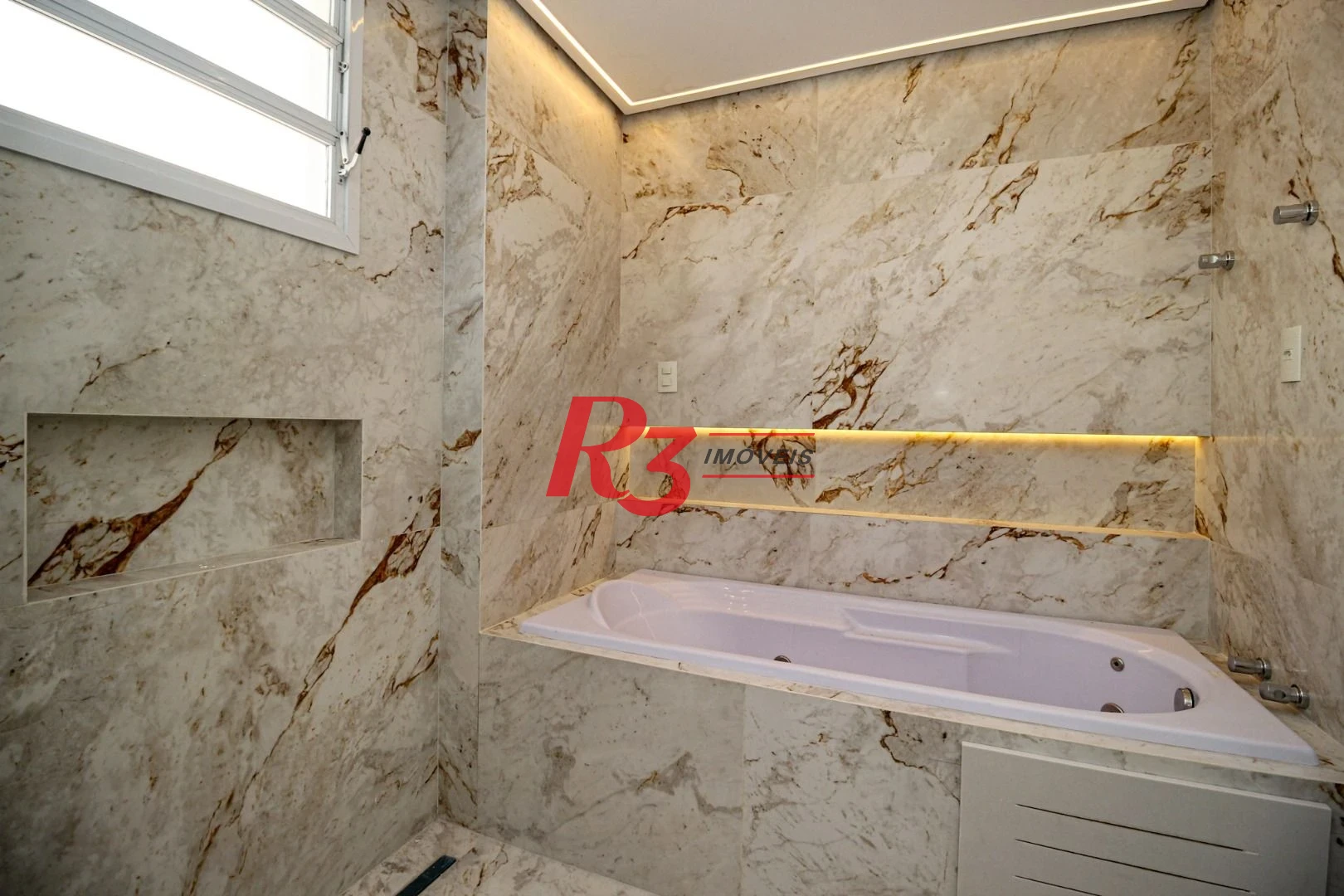Apartamento com 4 dormitórios à venda, 301 m² por R$ 3.100.000,00 - Boqueirão - Santos/SP