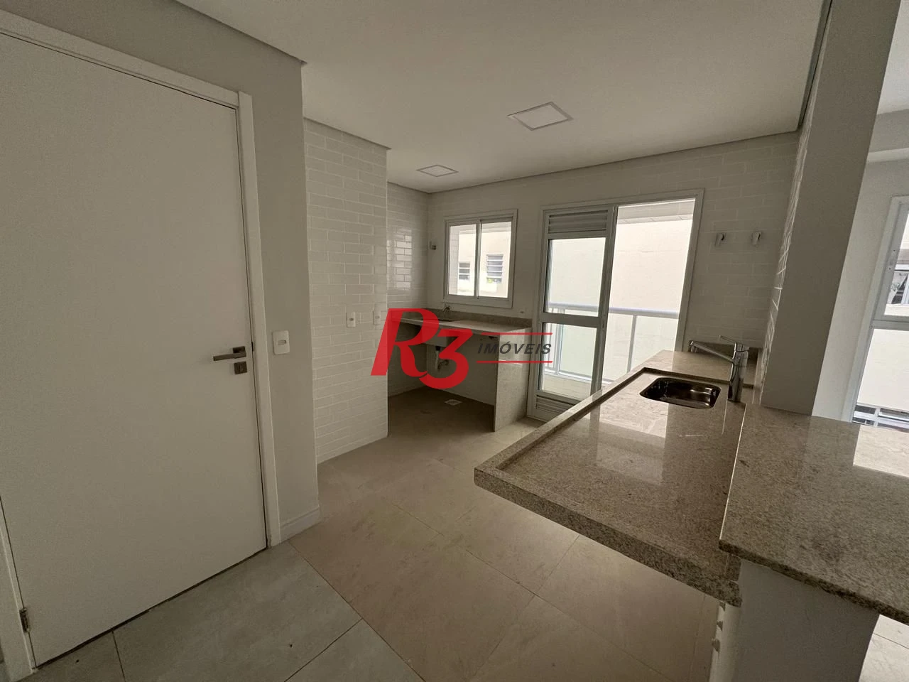 Apartamento com 2 dormitórios à venda, 82 m² por R$ 890.000,00 - Aparecida - Santos/SP