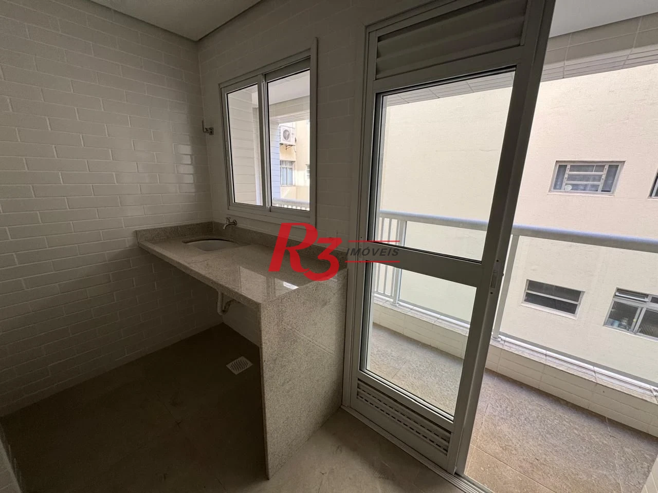 Apartamento com 2 dormitórios à venda, 82 m² por R$ 890.000,00 - Aparecida - Santos/SP