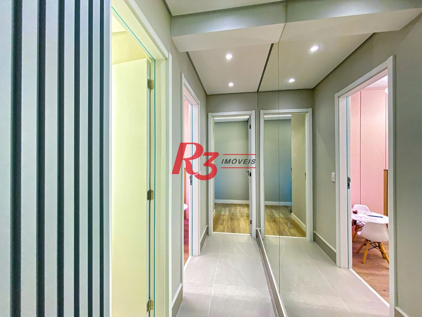 Apartamento com 2 dormitórios à venda, 82 m² por R$ 890.000,00 - Aparecida - Santos/SP