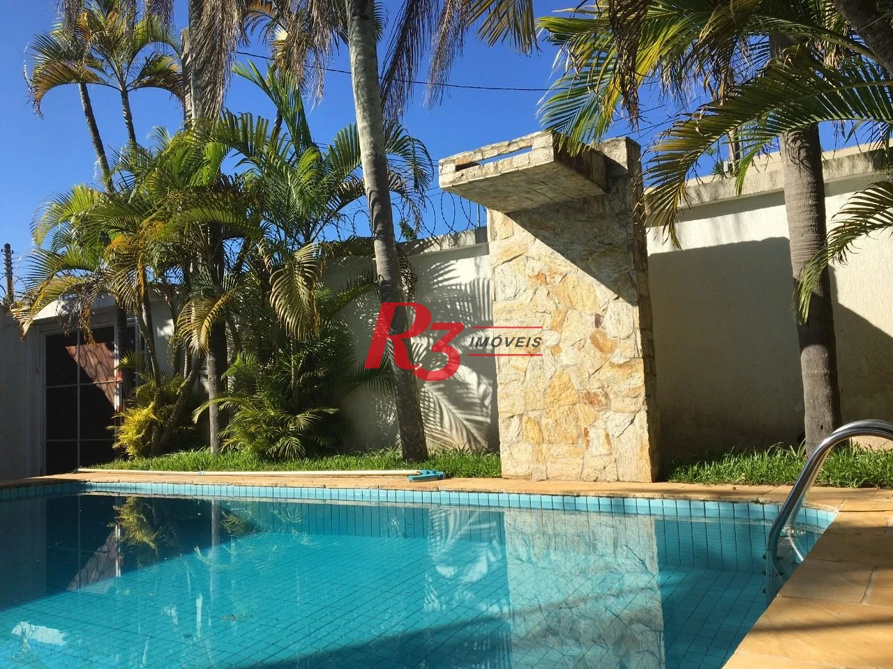 Casa com 3 dormitórios à venda, 200 m² por R$ 1.300.000,00 - Balneário Cidade Atlântica - Guarujá/SP