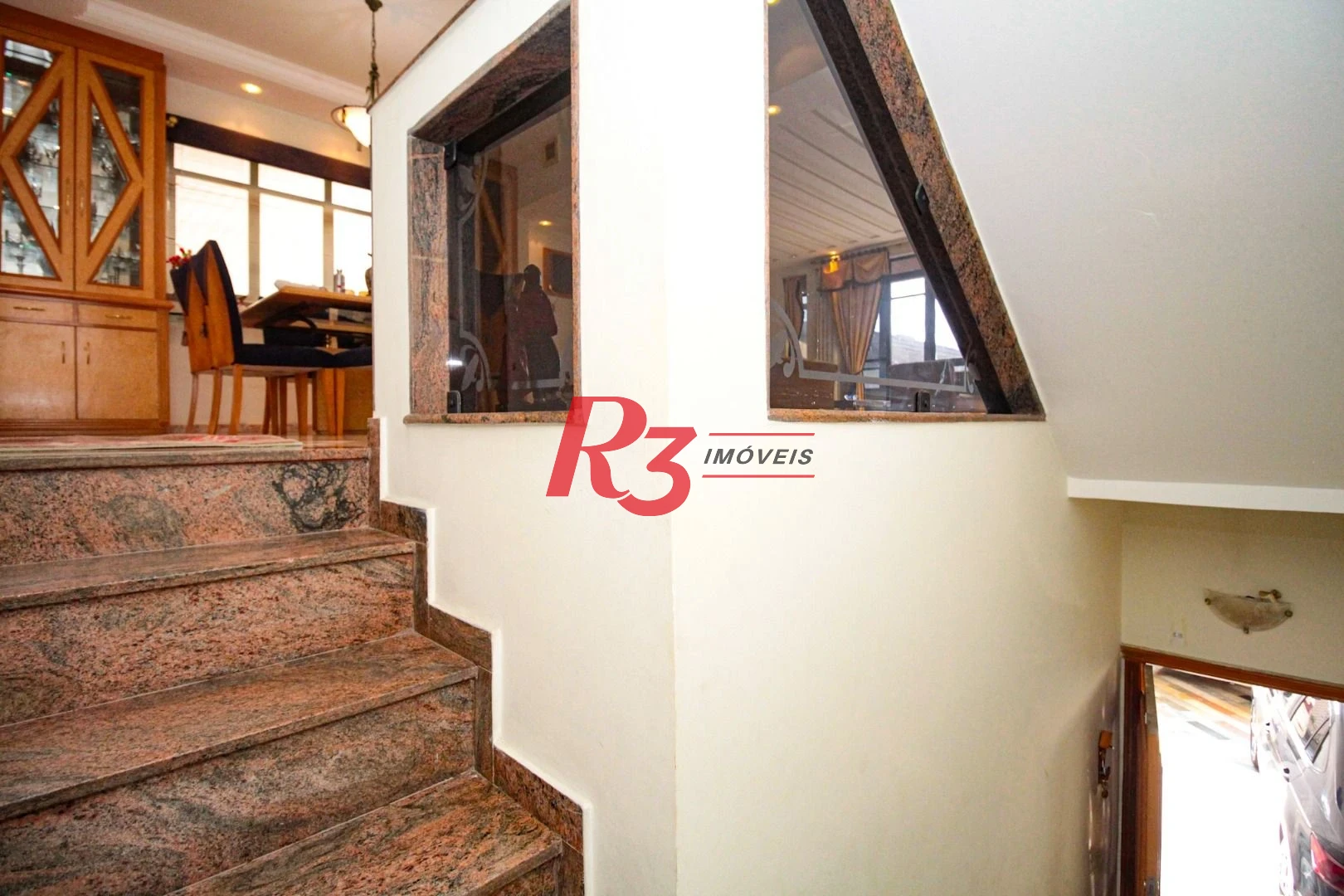 Sobrado com 5 dormitórios à venda, 258 m² - Embaré - Santos/SP