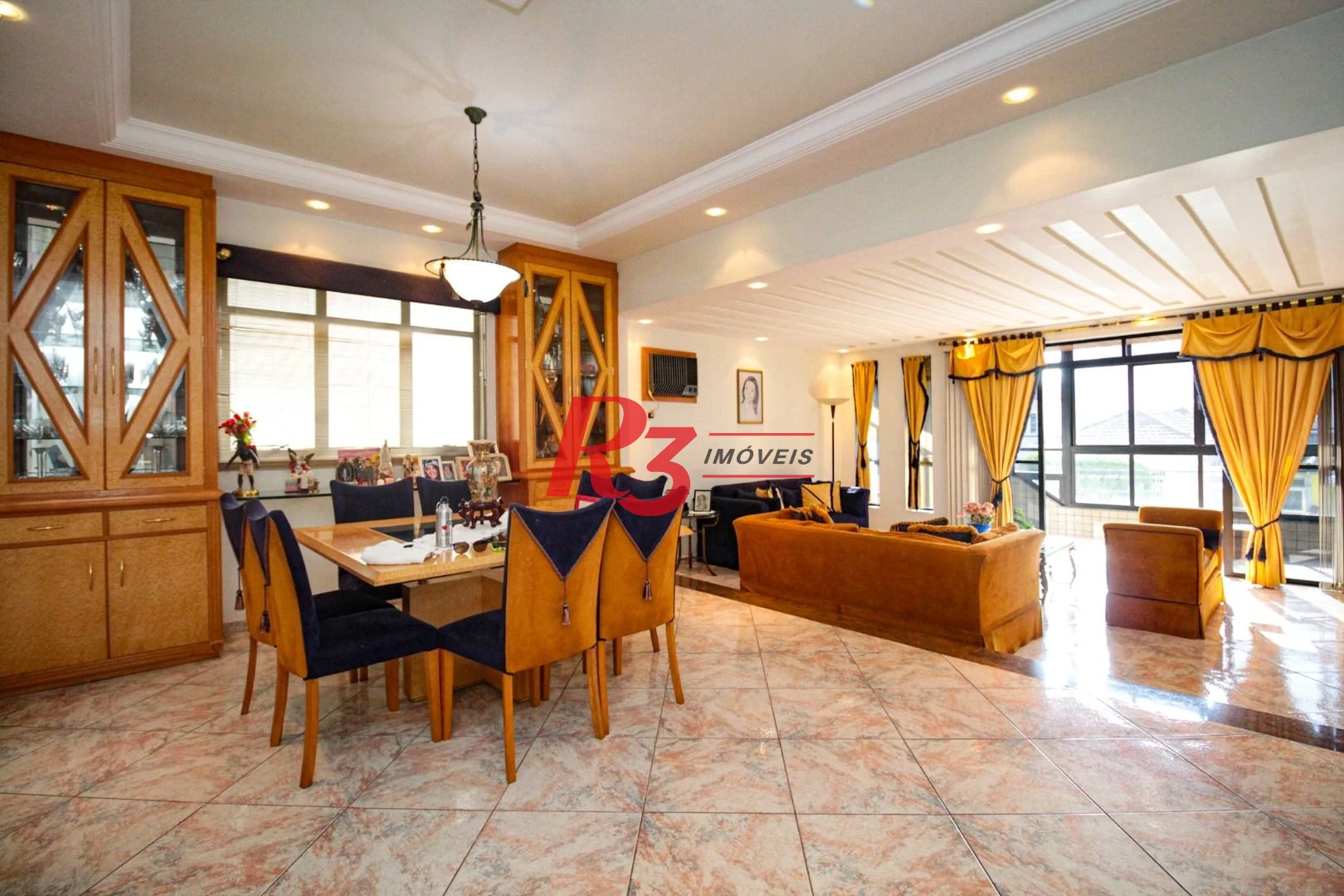 Sobrado com 5 dormitórios à venda, 258 m² - Embaré - Santos/SP