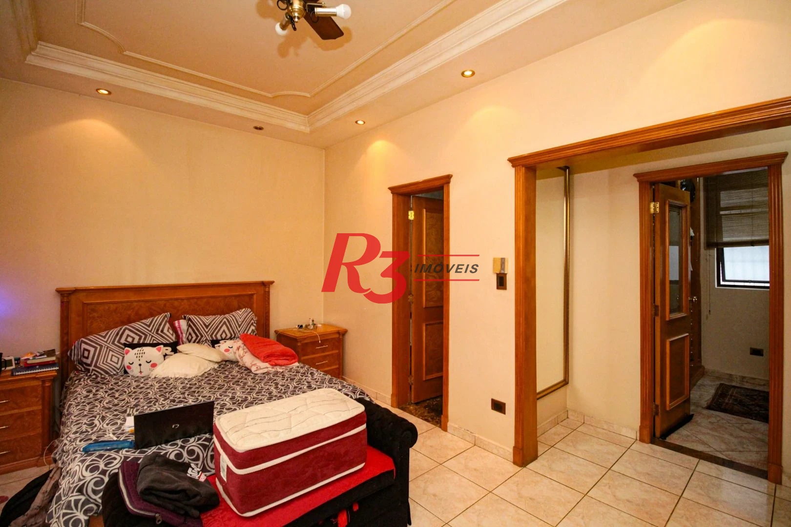 Sobrado com 5 dormitórios à venda, 258 m² - Embaré - Santos/SP