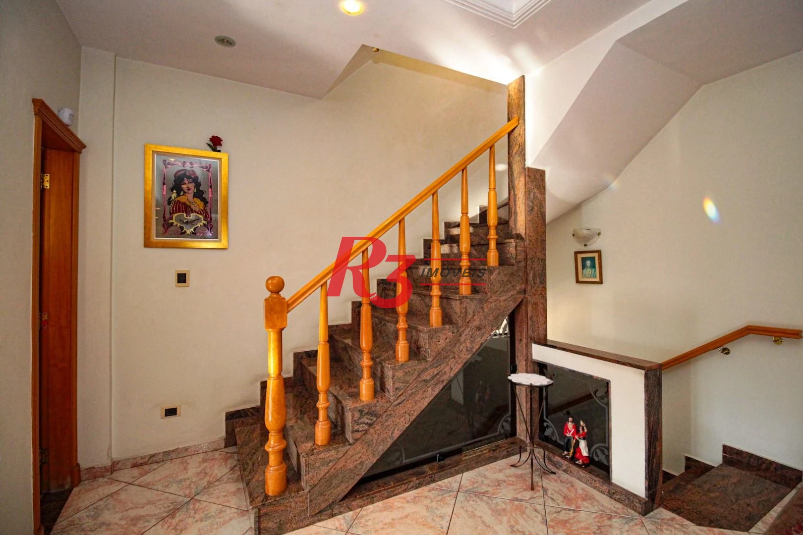 Sobrado com 5 dormitórios à venda, 258 m² - Embaré - Santos/SP