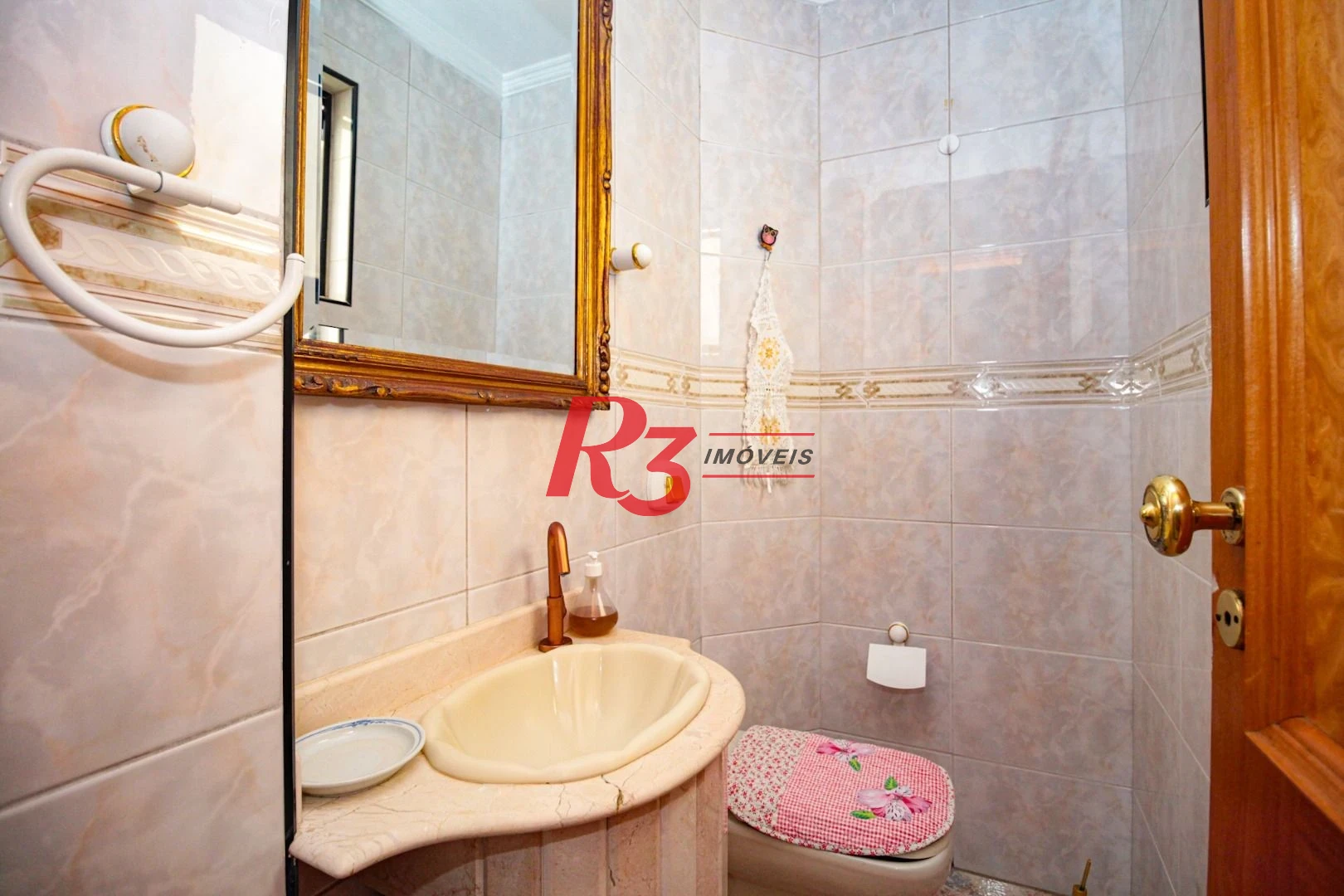 Sobrado com 5 dormitórios à venda, 258 m² - Embaré - Santos/SP