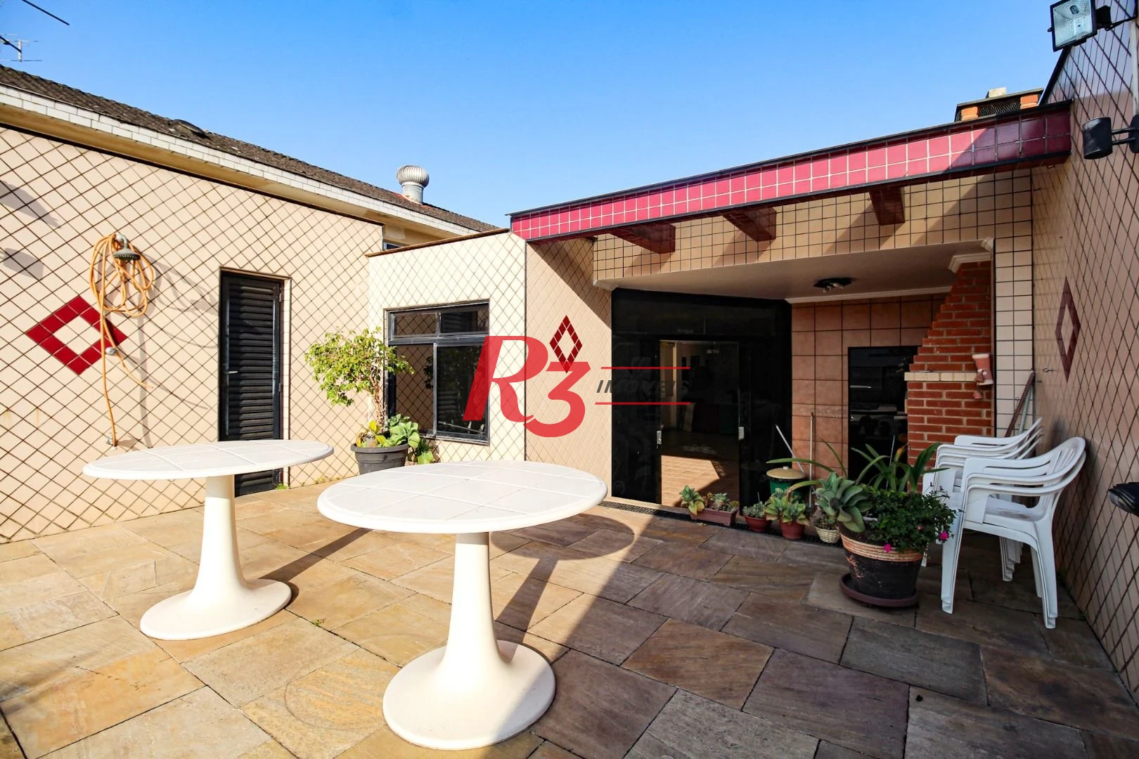 Sobrado com 5 dormitórios à venda, 258 m² - Embaré - Santos/SP