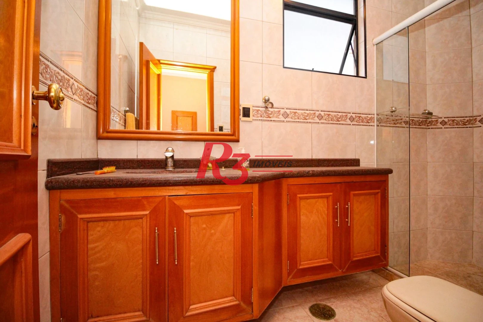 Sobrado com 5 dormitórios à venda, 258 m² - Embaré - Santos/SP