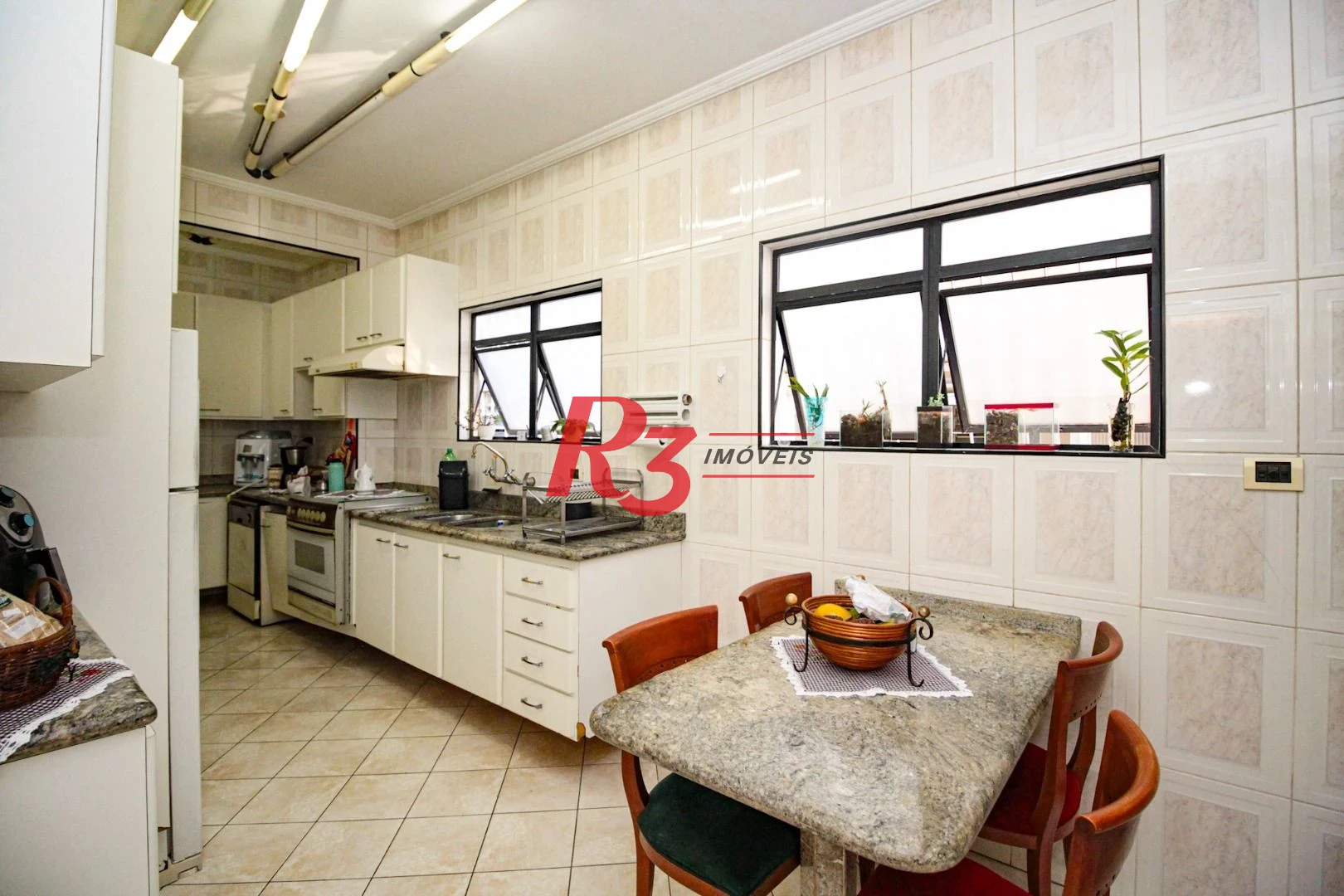 Sobrado com 5 dormitórios à venda, 258 m² - Embaré - Santos/SP
