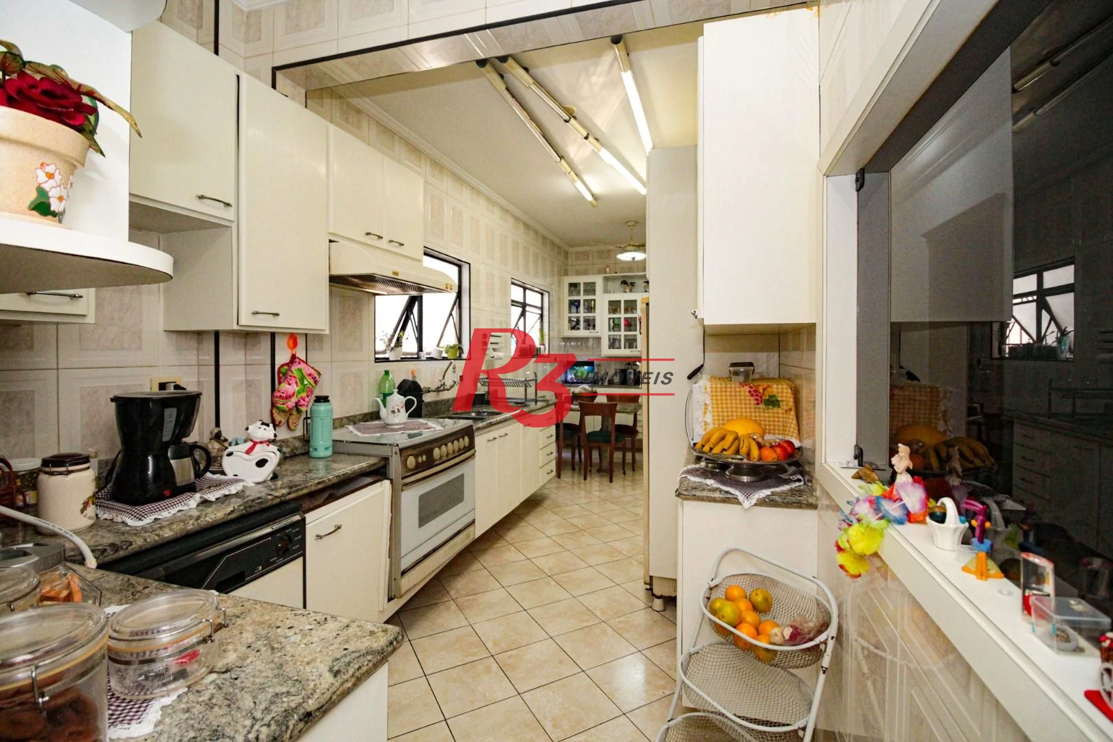 Sobrado com 5 dormitórios à venda, 258 m² - Embaré - Santos/SP