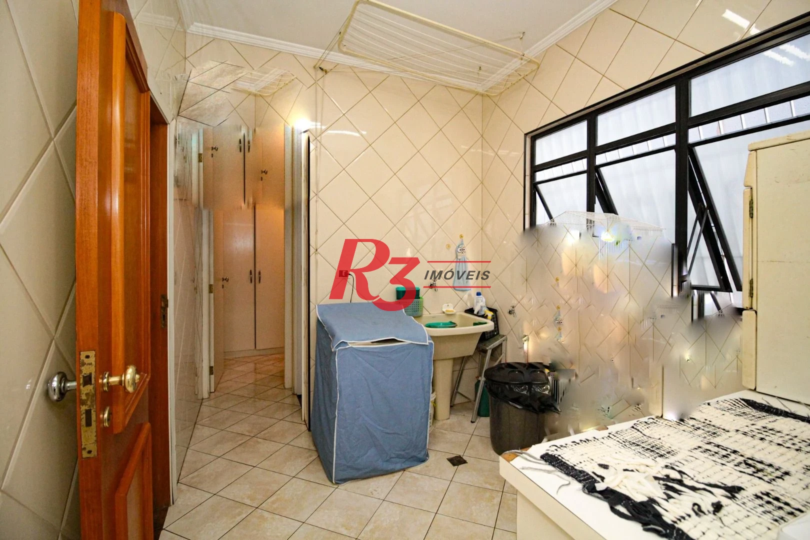 Sobrado com 5 dormitórios à venda, 258 m² - Embaré - Santos/SP
