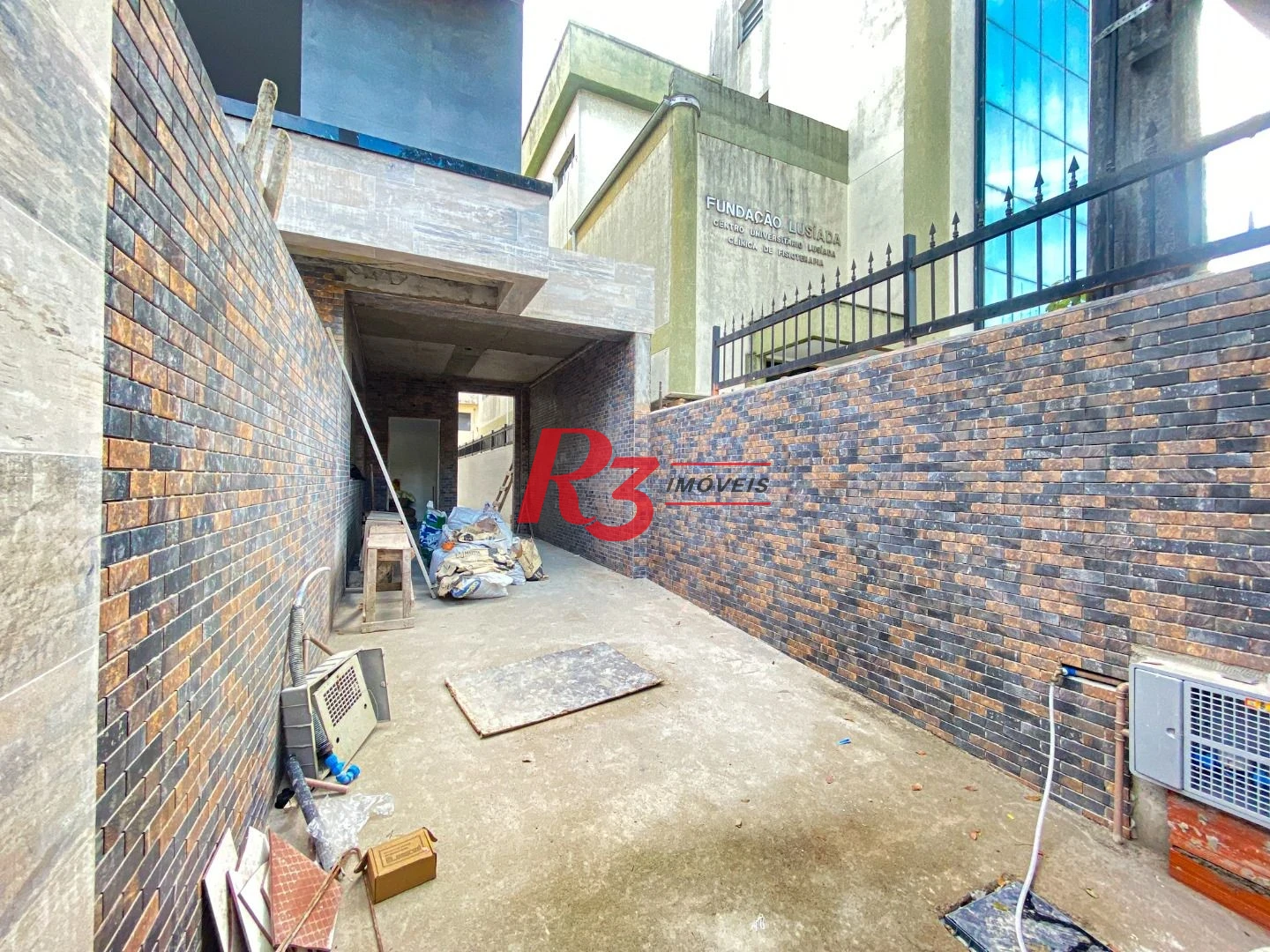 Sobrado com 3 dormitórios à venda, 140 m² - Boqueirão - Santos/SP