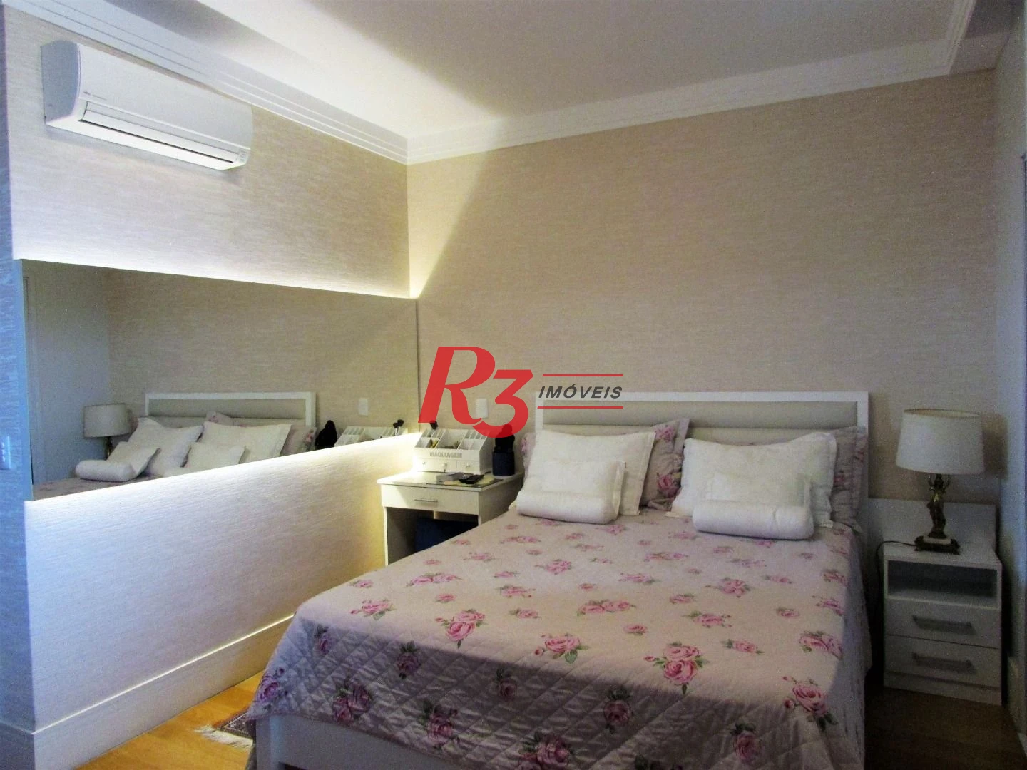 Apartamento com 3 dormitórios para alugar, 178 m² por R$ 19.000,00/mês - Gonzaga - Santos/SP