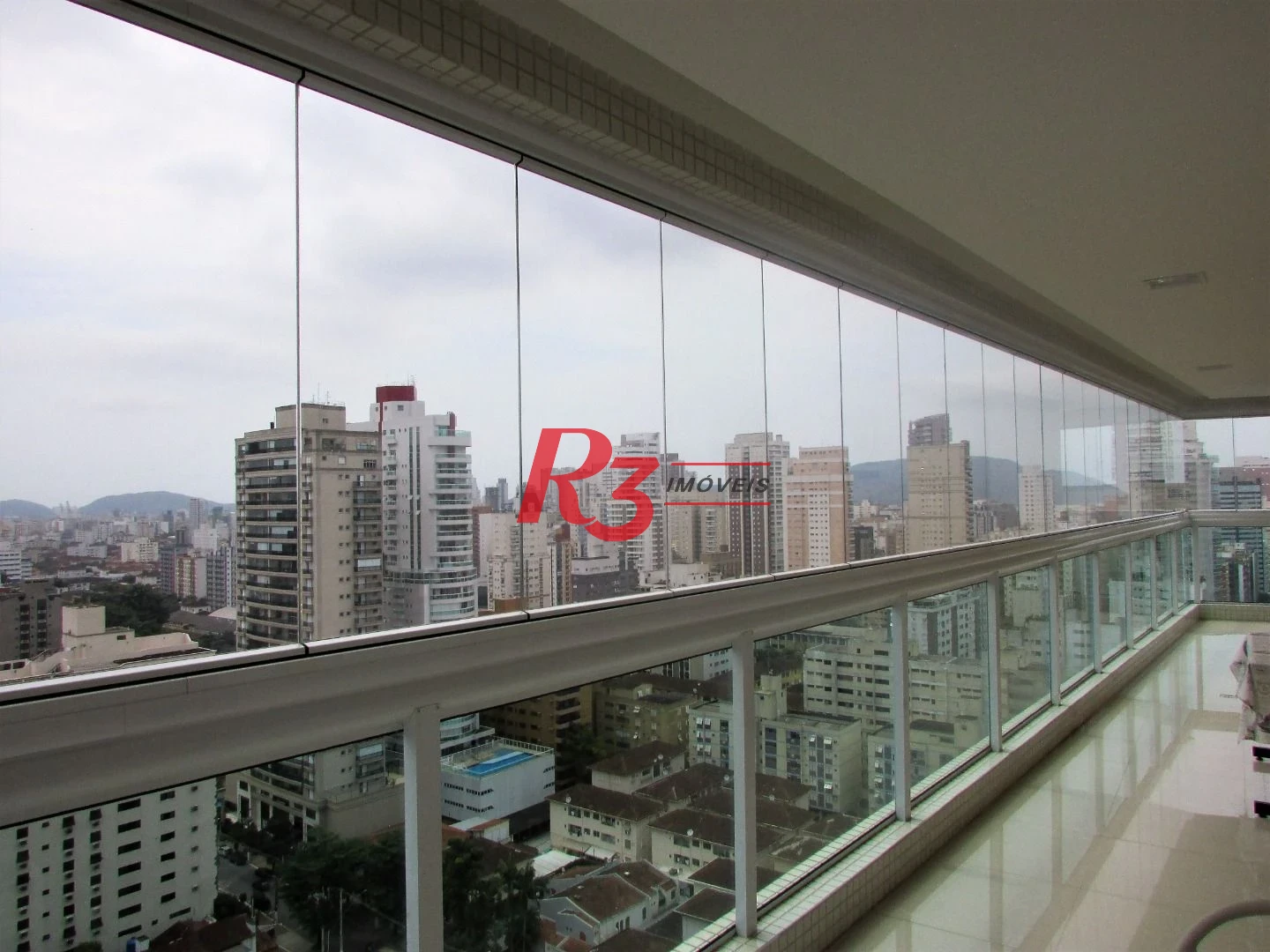 Apartamento com 3 dormitórios para alugar, 178 m² por R$ 19.000,00/mês - Gonzaga - Santos/SP
