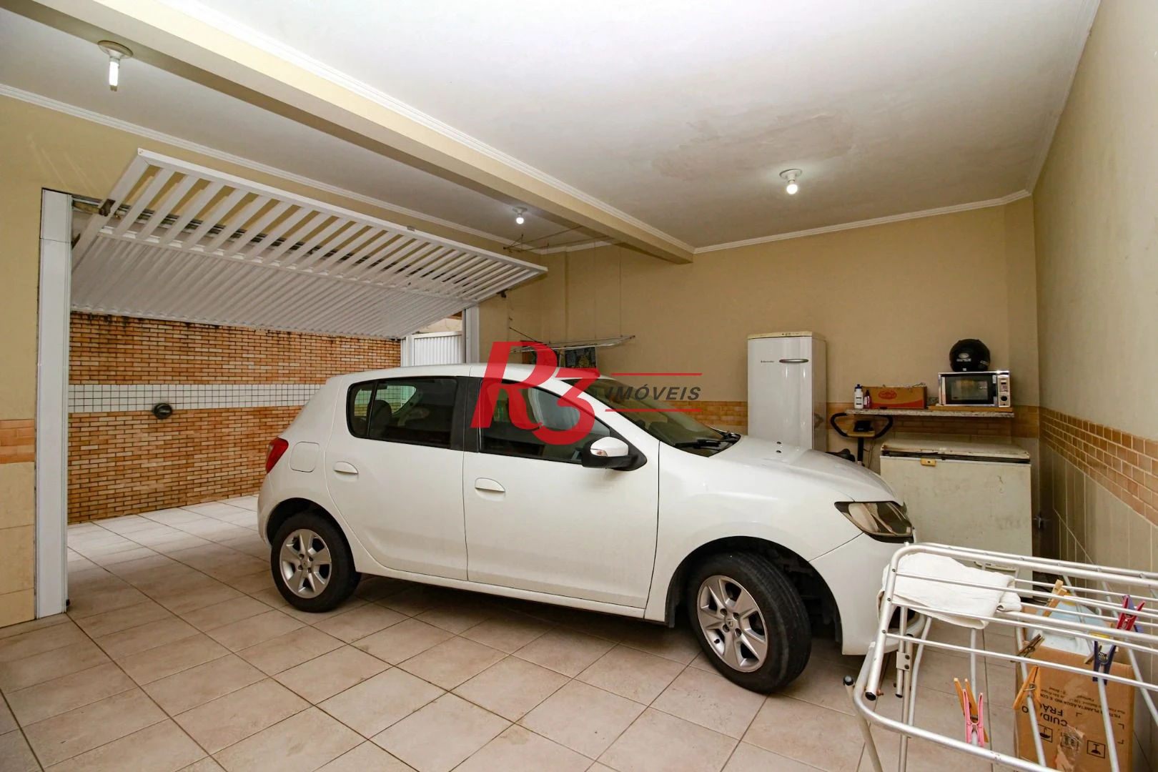Casa triplex com 3 suítes, à venda, 181 m² por R$ 622.000,00 - Vila Valença - São Vicente/SP