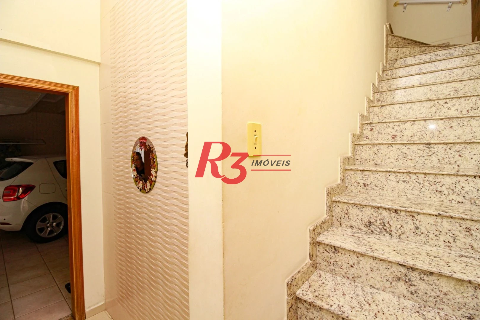 Casa triplex com 3 suítes, à venda, 181 m² por R$ 622.000,00 - Vila Valença - São Vicente/SP
