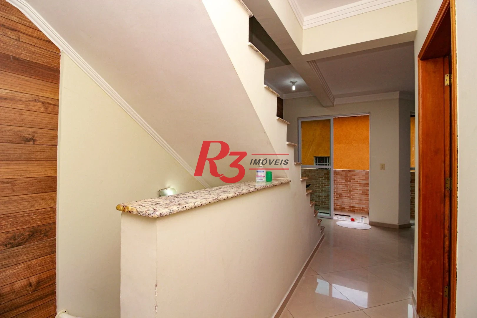 Casa triplex com 3 suítes, à venda, 181 m² por R$ 622.000,00 - Vila Valença - São Vicente/SP