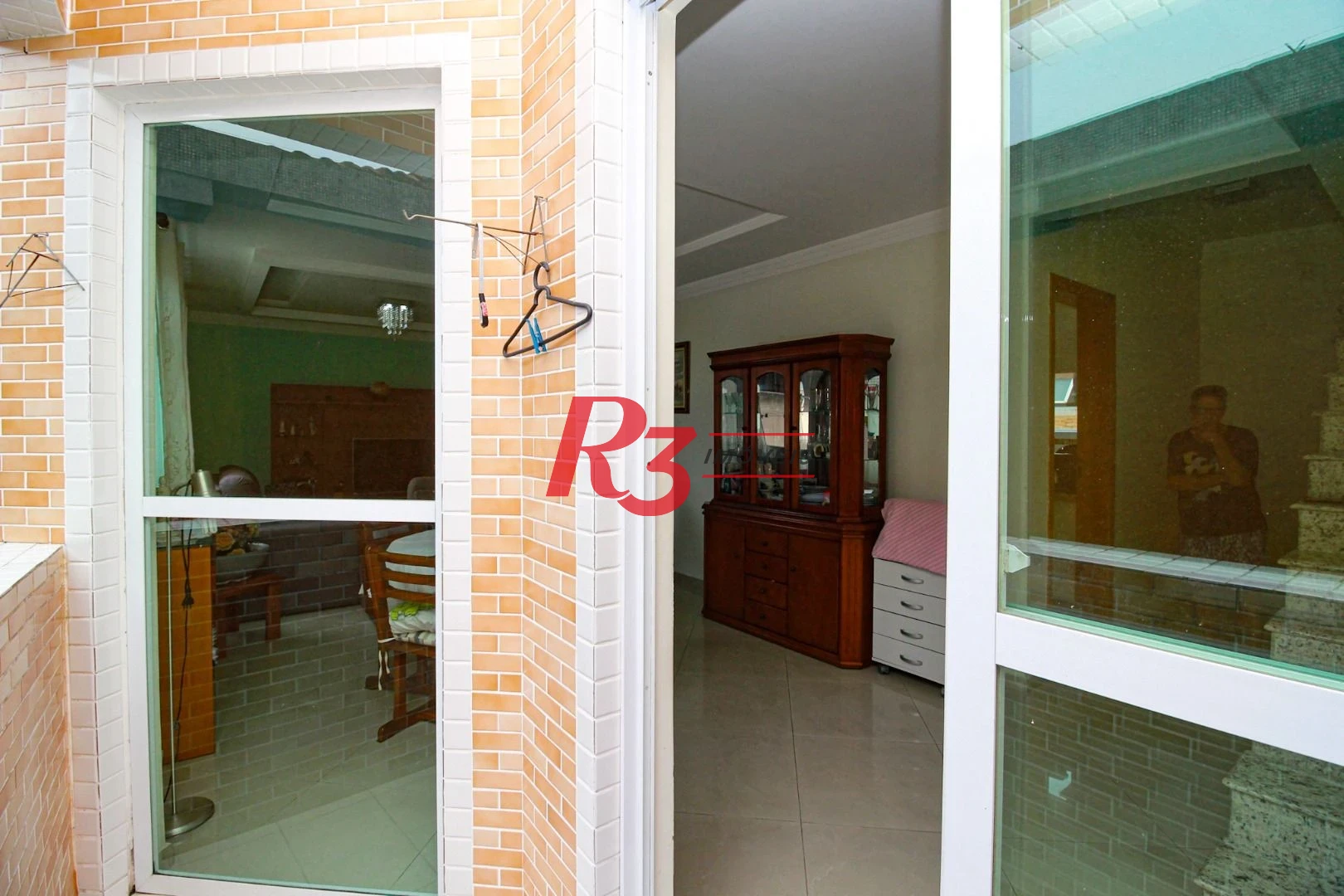 Casa triplex com 3 suítes, à venda, 181 m² por R$ 622.000,00 - Vila Valença - São Vicente/SP