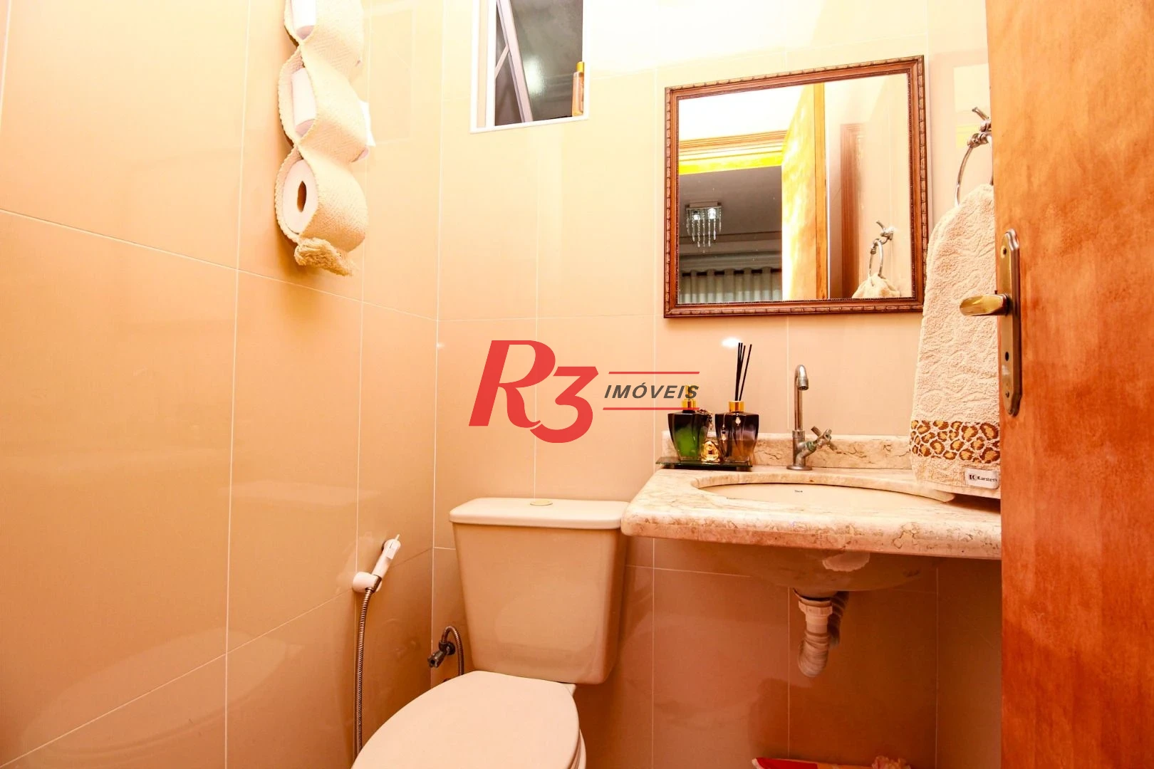Casa triplex com 3 suítes, à venda, 181 m² por R$ 622.000,00 - Vila Valença - São Vicente/SP