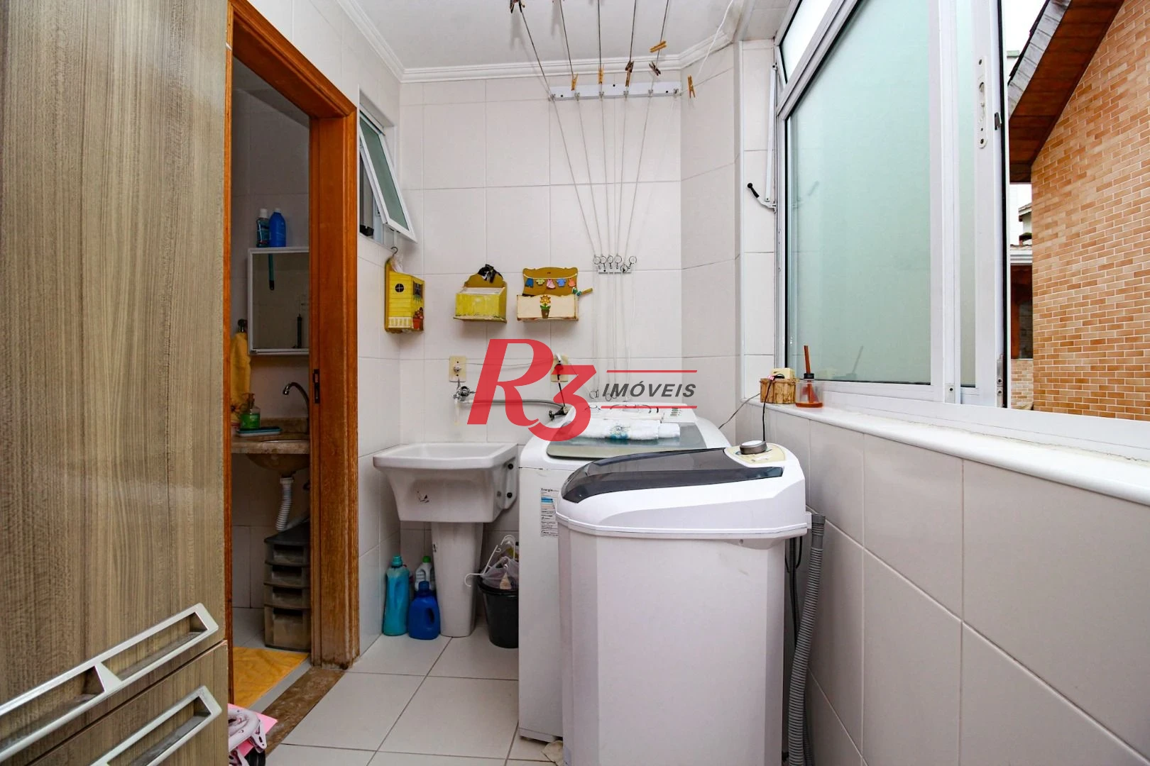 Casa triplex com 3 suítes, à venda, 181 m² por R$ 622.000,00 - Vila Valença - São Vicente/SP