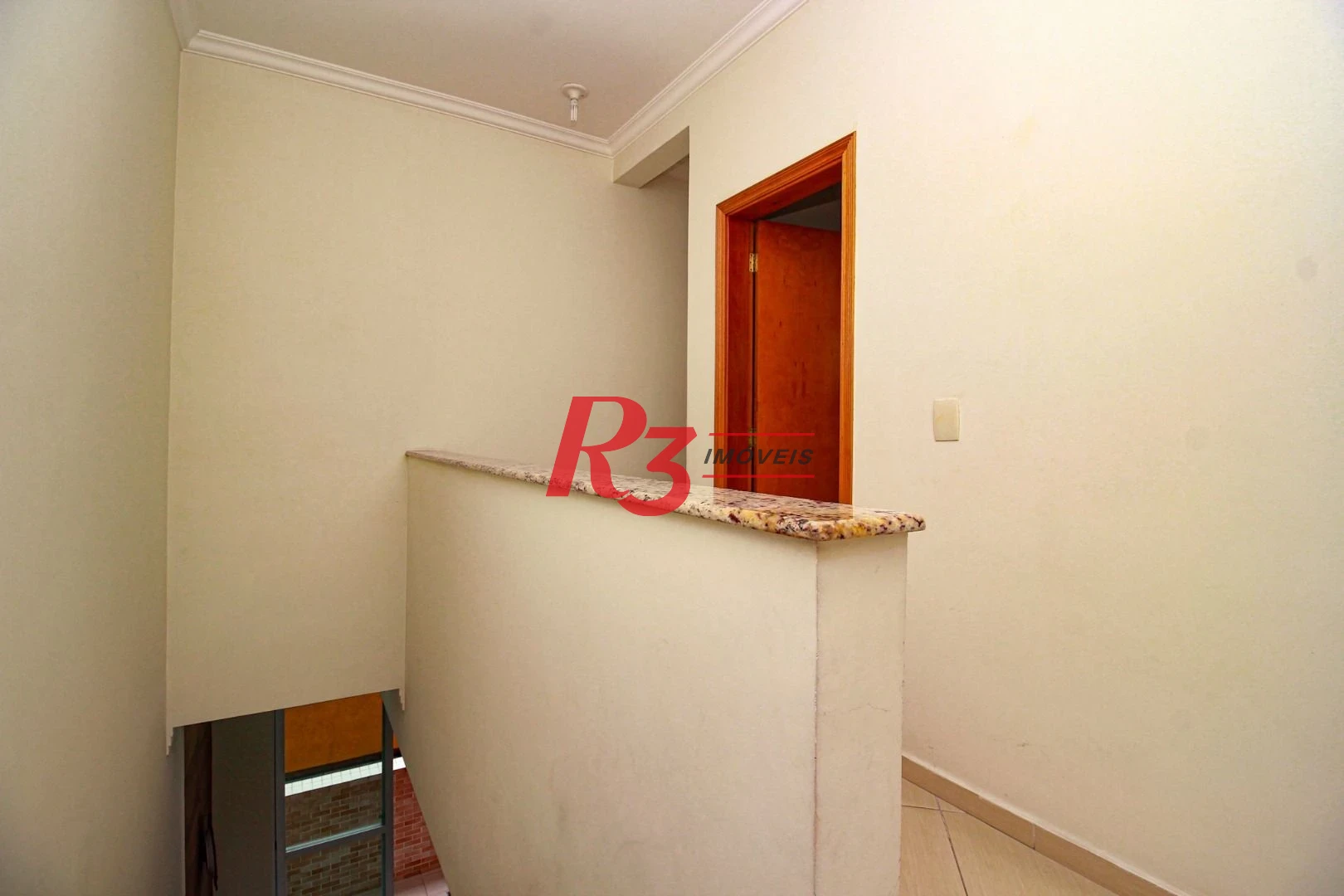 Casa triplex com 3 suítes, à venda, 181 m² por R$ 622.000,00 - Vila Valença - São Vicente/SP