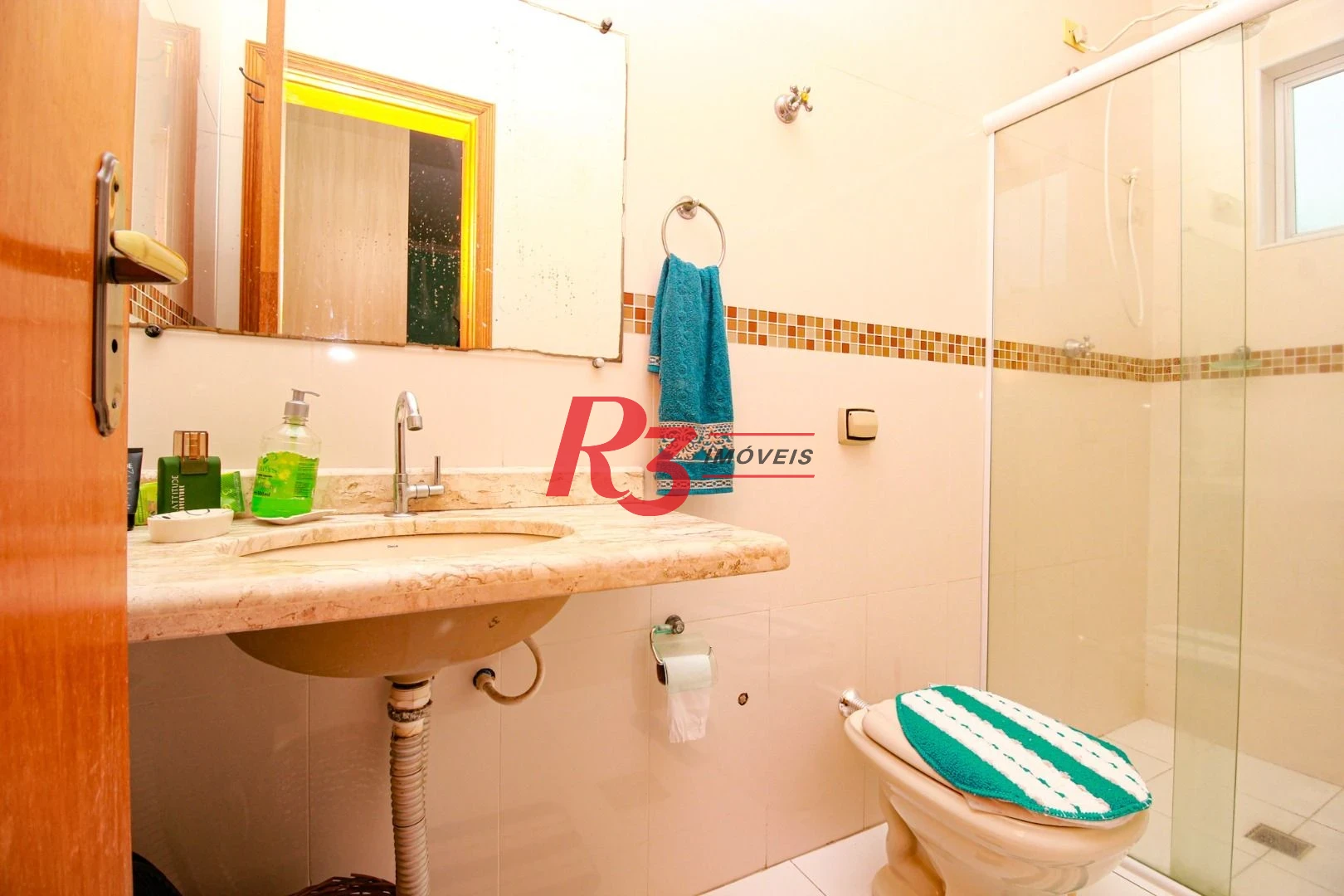 Casa triplex com 3 suítes, à venda, 181 m² por R$ 622.000,00 - Vila Valença - São Vicente/SP