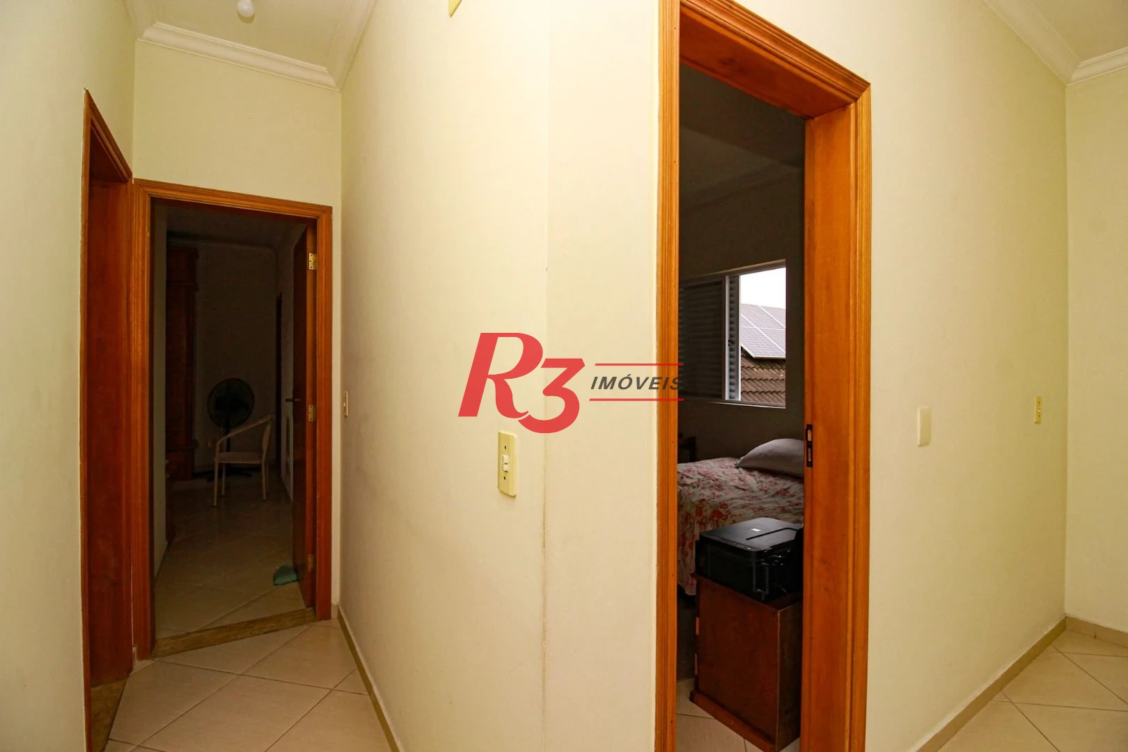 Casa triplex com 3 suítes, à venda, 181 m² por R$ 622.000,00 - Vila Valença - São Vicente/SP