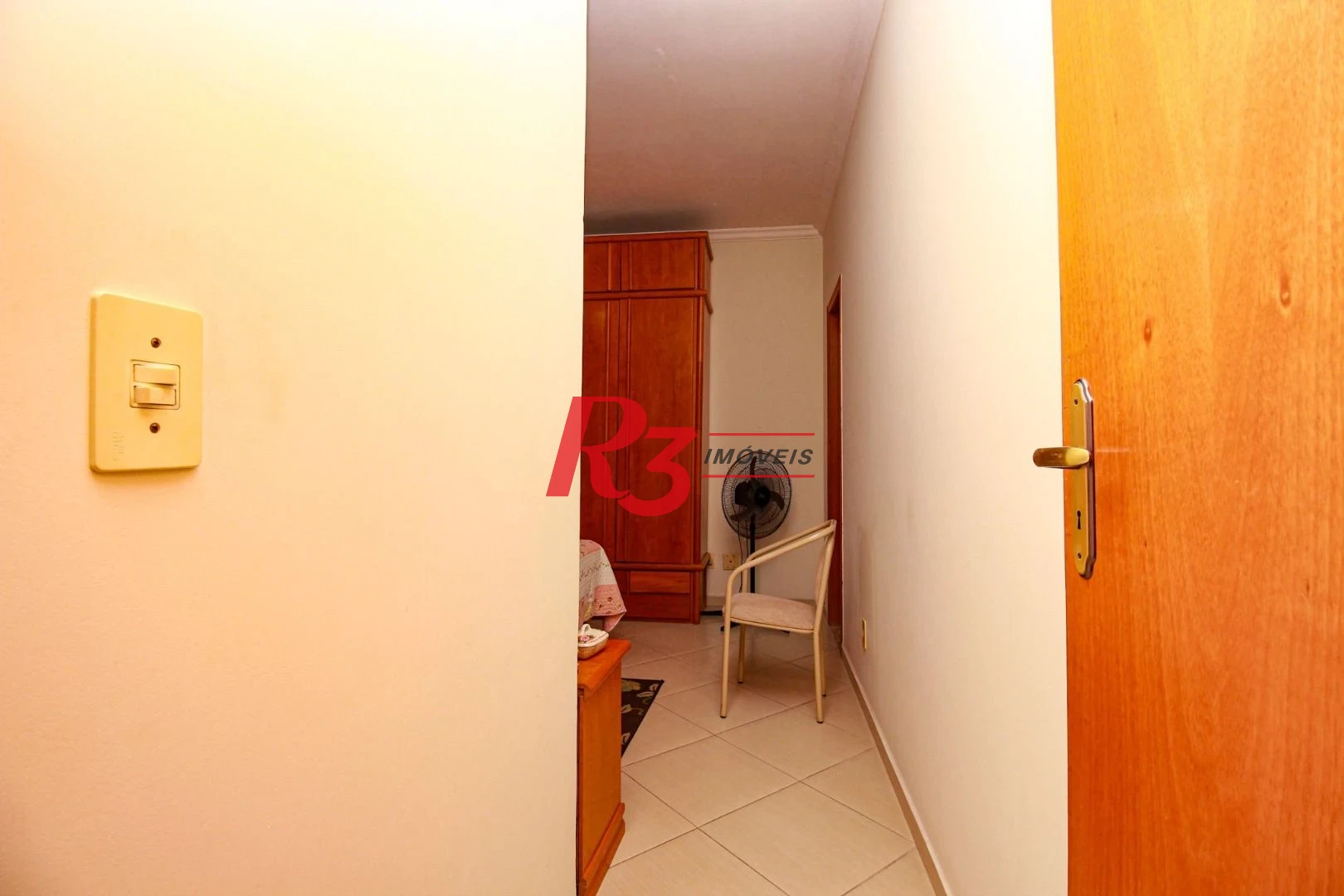 Casa triplex com 3 suítes, à venda, 181 m² por R$ 622.000,00 - Vila Valença - São Vicente/SP