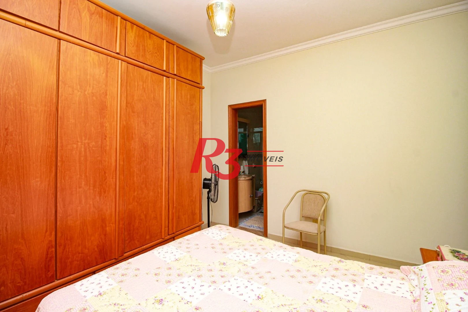 Casa triplex com 3 suítes, à venda, 181 m² por R$ 622.000,00 - Vila Valença - São Vicente/SP
