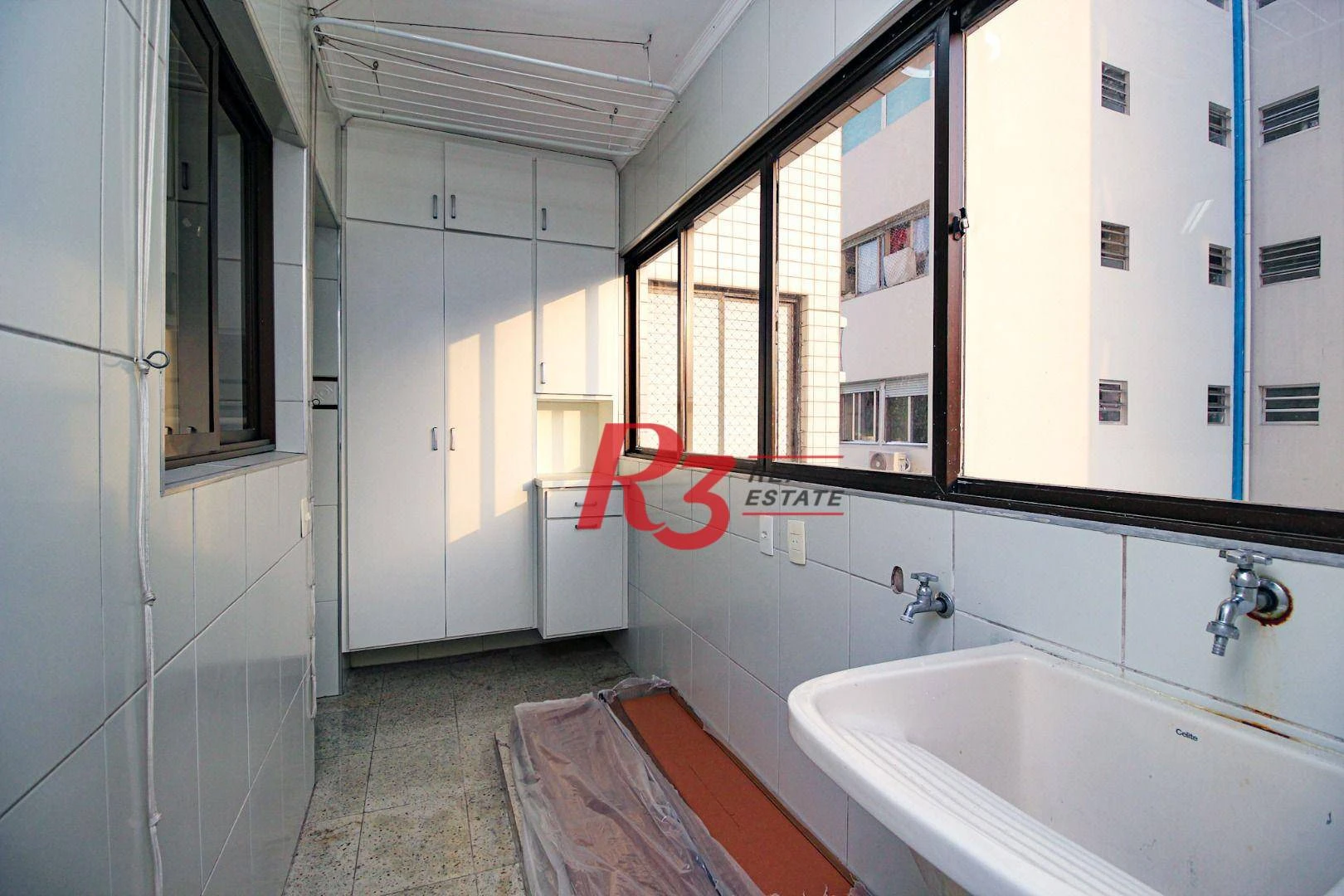 Apartamento com 2 dormitórios à venda, 99 m² por R$ 580.000,00 - Centro - São Vicente/SP
