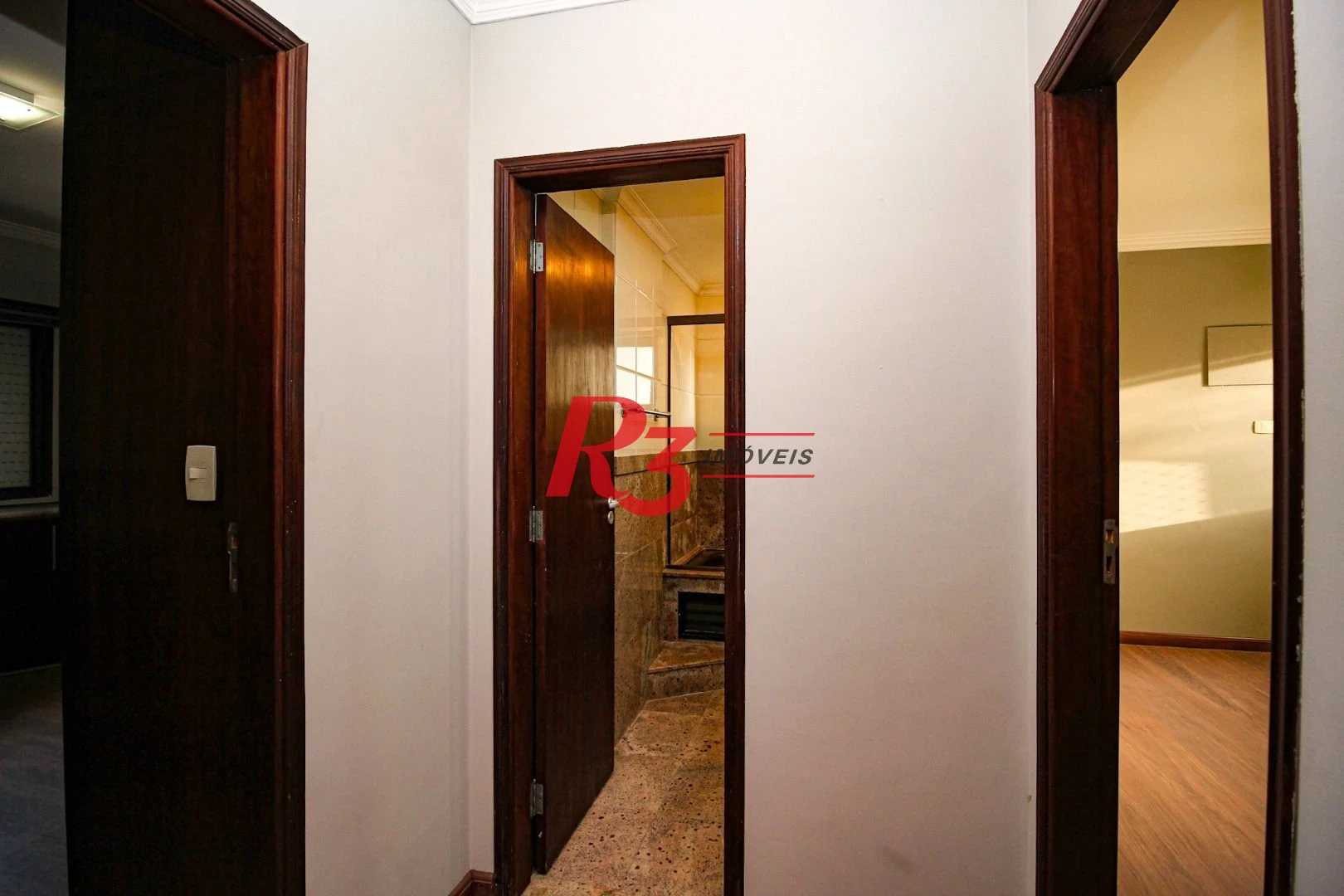Apartamento com 2 dormitórios à venda, 99 m² por R$ 580.000,00 - Centro - São Vicente/SP
