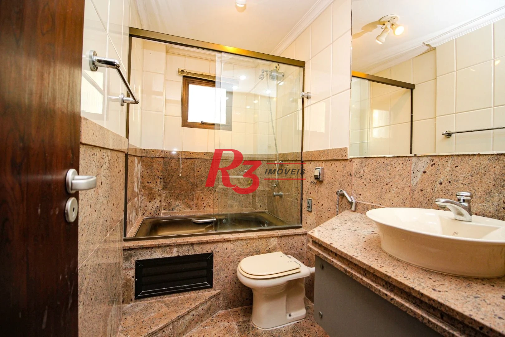 Apartamento com 2 dormitórios à venda, 99 m² por R$ 580.000,00 - Centro - São Vicente/SP