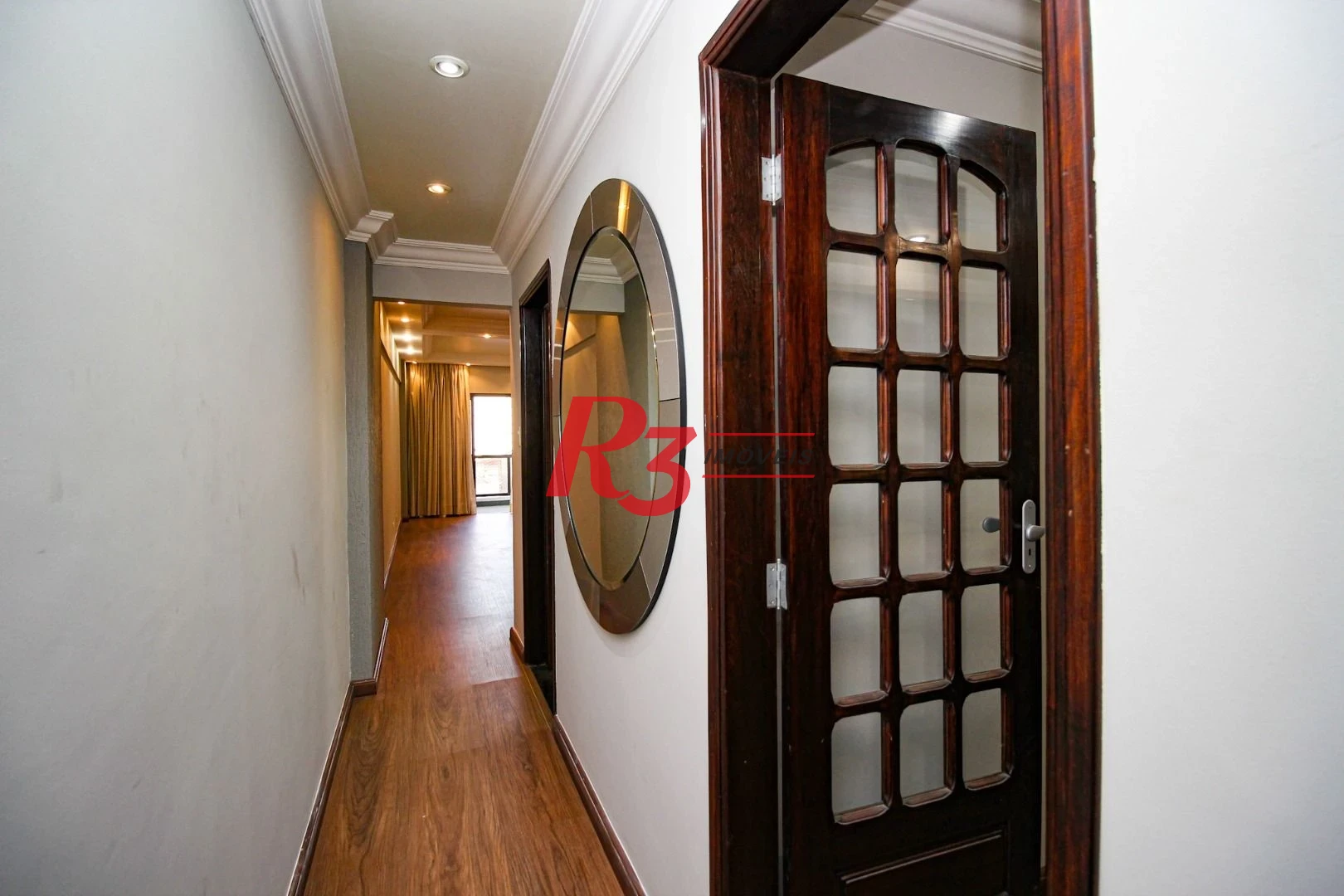 Apartamento com 2 dormitórios à venda, 99 m² por R$ 580.000,00 - Centro - São Vicente/SP