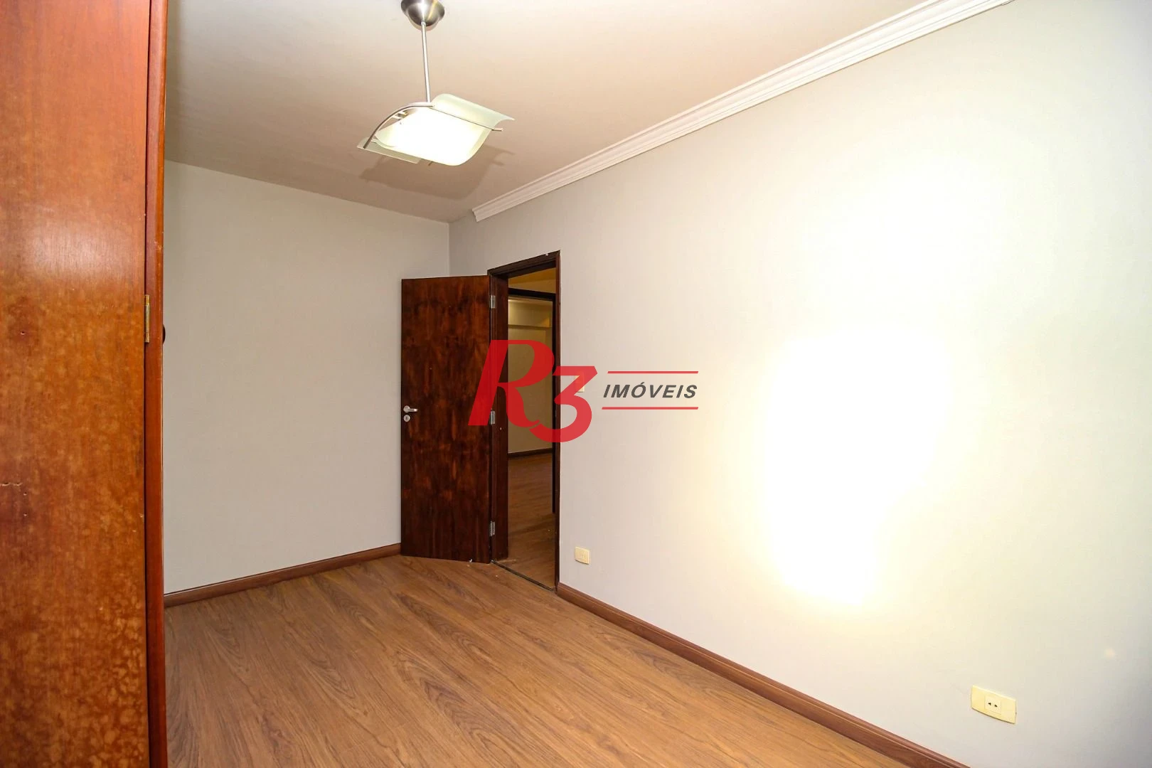 Apartamento com 2 dormitórios à venda, 99 m² por R$ 580.000,00 - Centro - São Vicente/SP