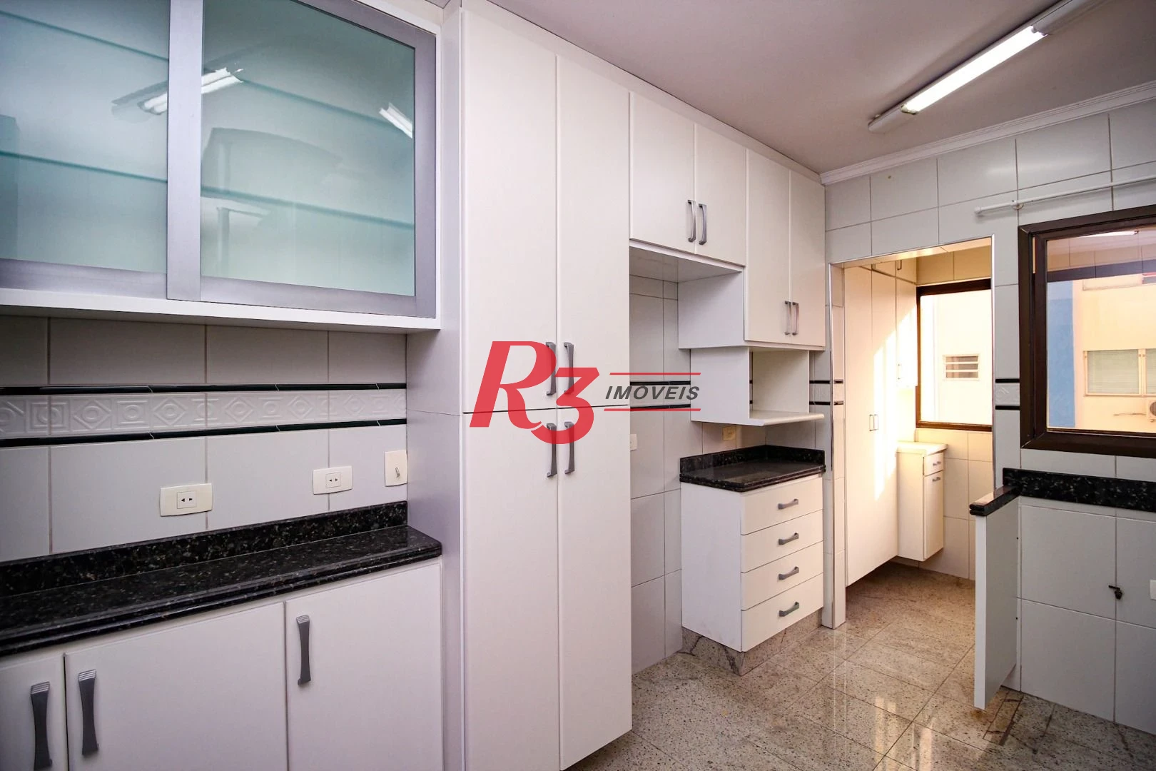 Apartamento com 2 dormitórios à venda, 99 m² por R$ 580.000,00 - Centro - São Vicente/SP