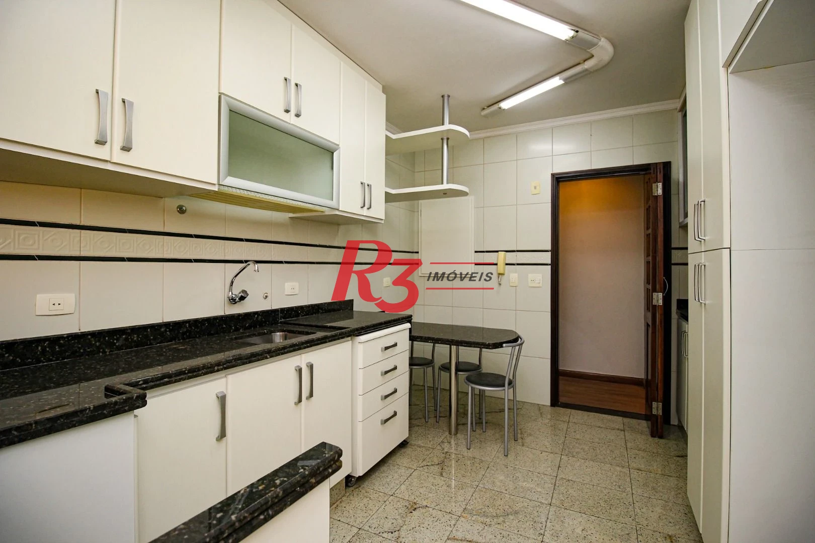 Apartamento com 2 dormitórios à venda, 99 m² por R$ 580.000,00 - Centro - São Vicente/SP