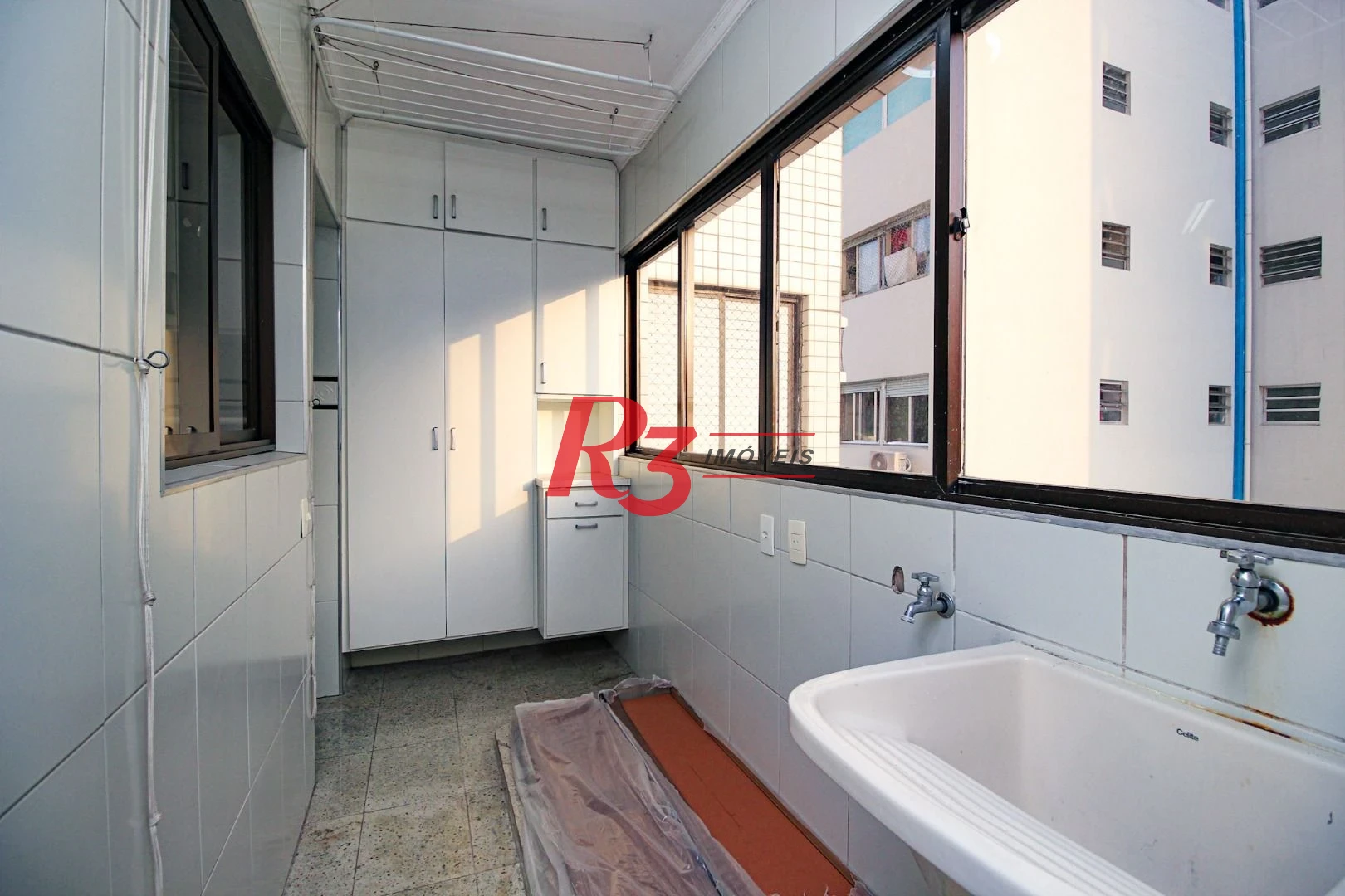Apartamento com 2 dormitórios à venda, 99 m² por R$ 580.000,00 - Centro - São Vicente/SP