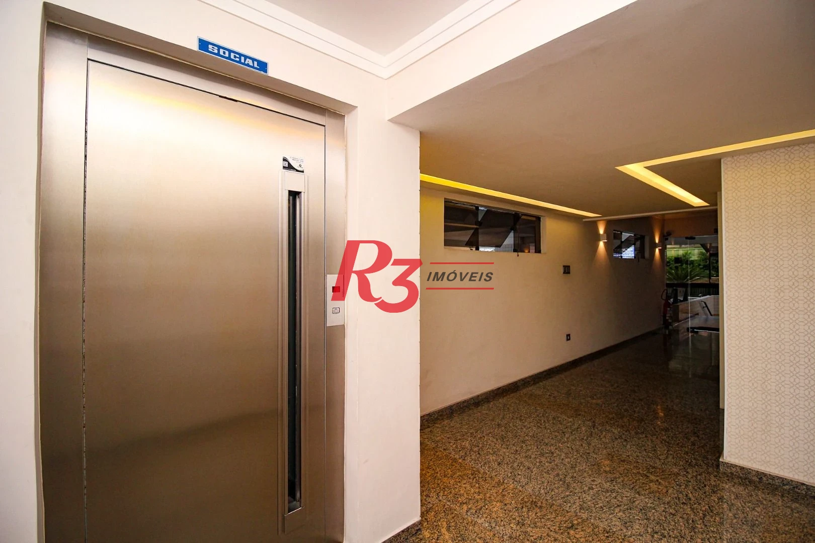 Apartamento com 2 dormitórios à venda, 99 m² por R$ 580.000,00 - Centro - São Vicente/SP