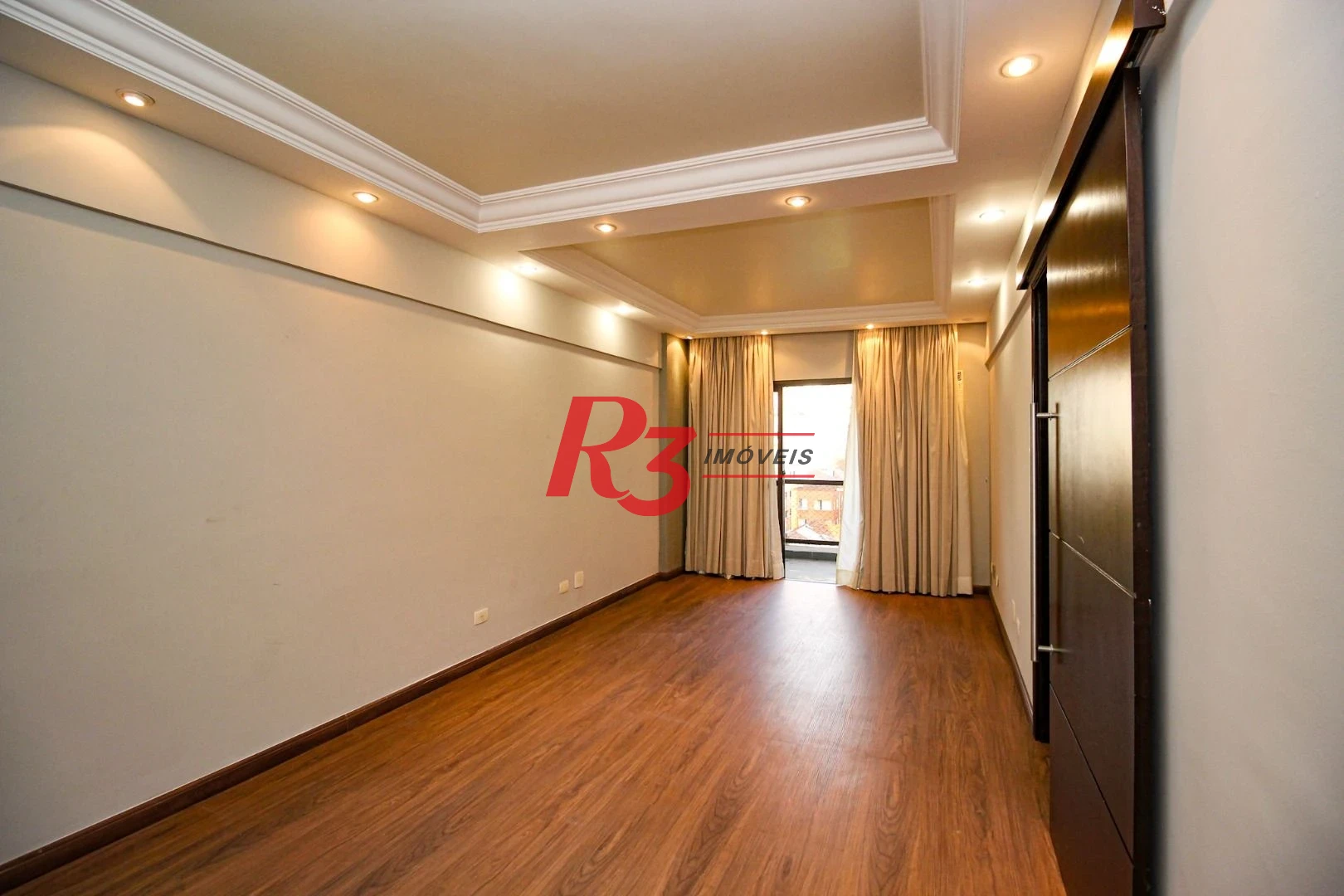 Apartamento com 2 dormitórios à venda, 99 m² por R$ 580.000,00 - Centro - São Vicente/SP