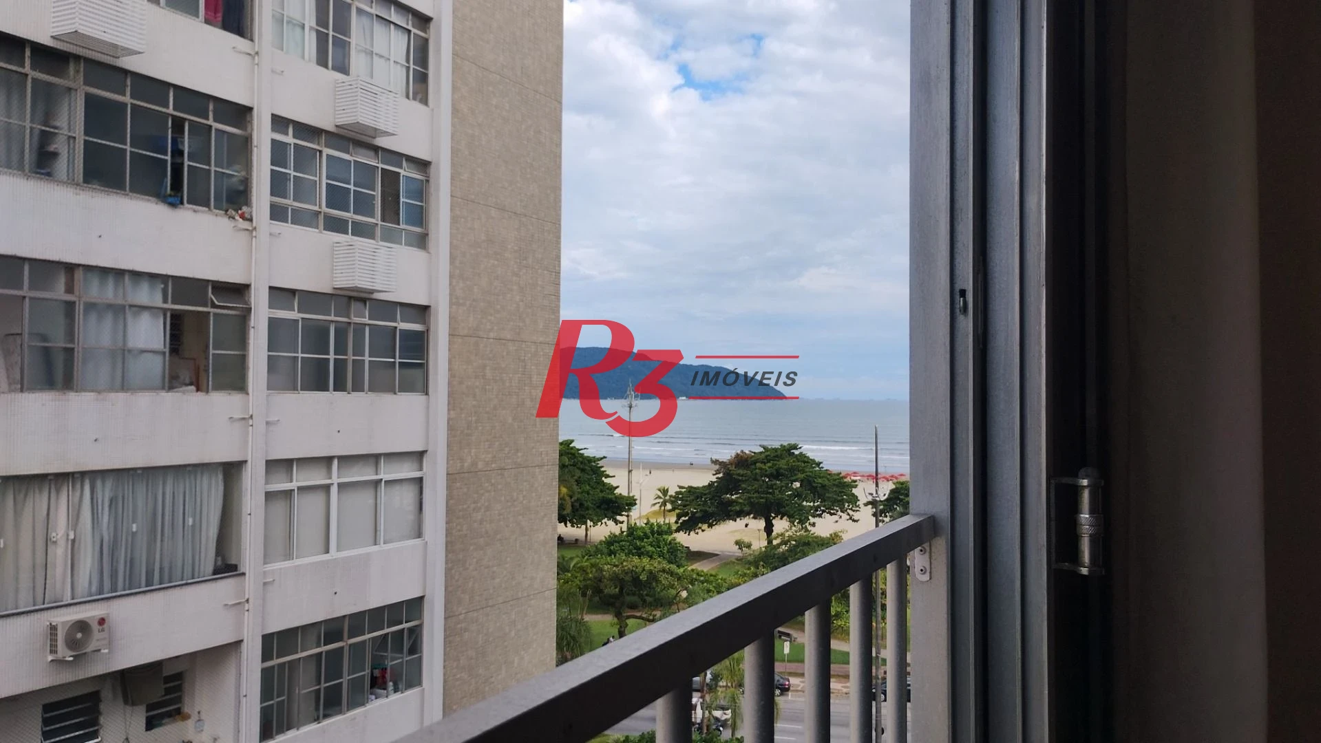 Apartamento com 1 dormitório para alugar, 57 m² por R$ 3.002,00/mês - José Menino - Santos/SP