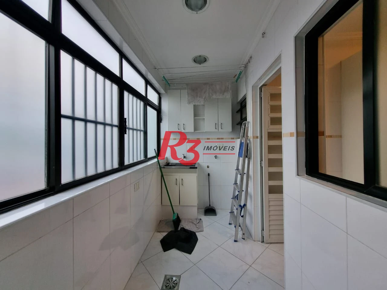 Apartamento com 3 dormitórios para alugar, 99 m² por R$ 5.800,00/mês - Boqueirão - Santos/SP