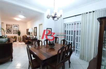 Casa sobreposta baixa, à venda, com 3 dorm (1 suíte), 1 vaga, no  Campo Grande em Santos SP