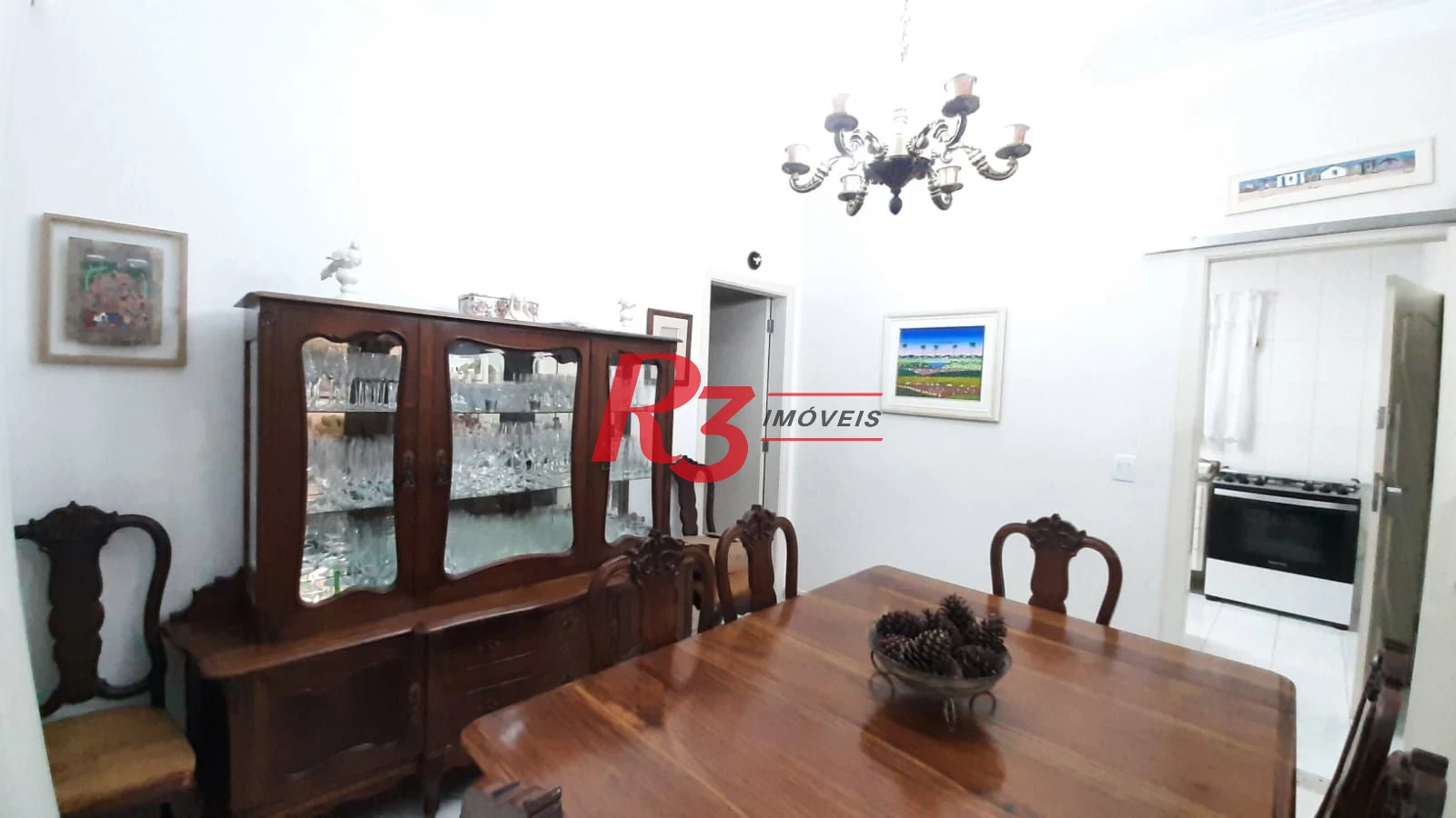 Casa sobreposta baixa, à venda, com 3 dorm (1 suíte), 1 vaga, no  Campo Grande em Santos SP